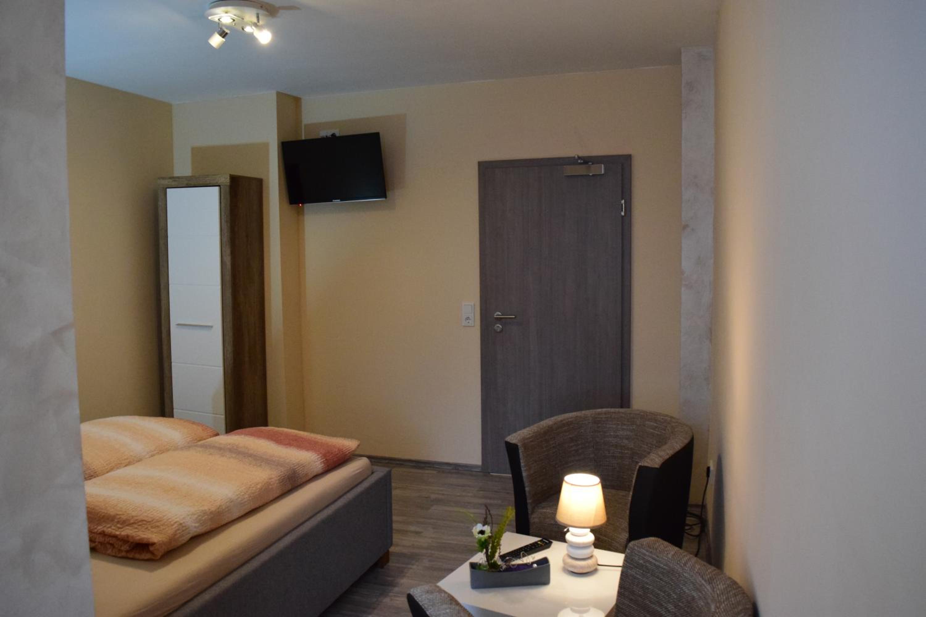 Double Room - Photo 5
