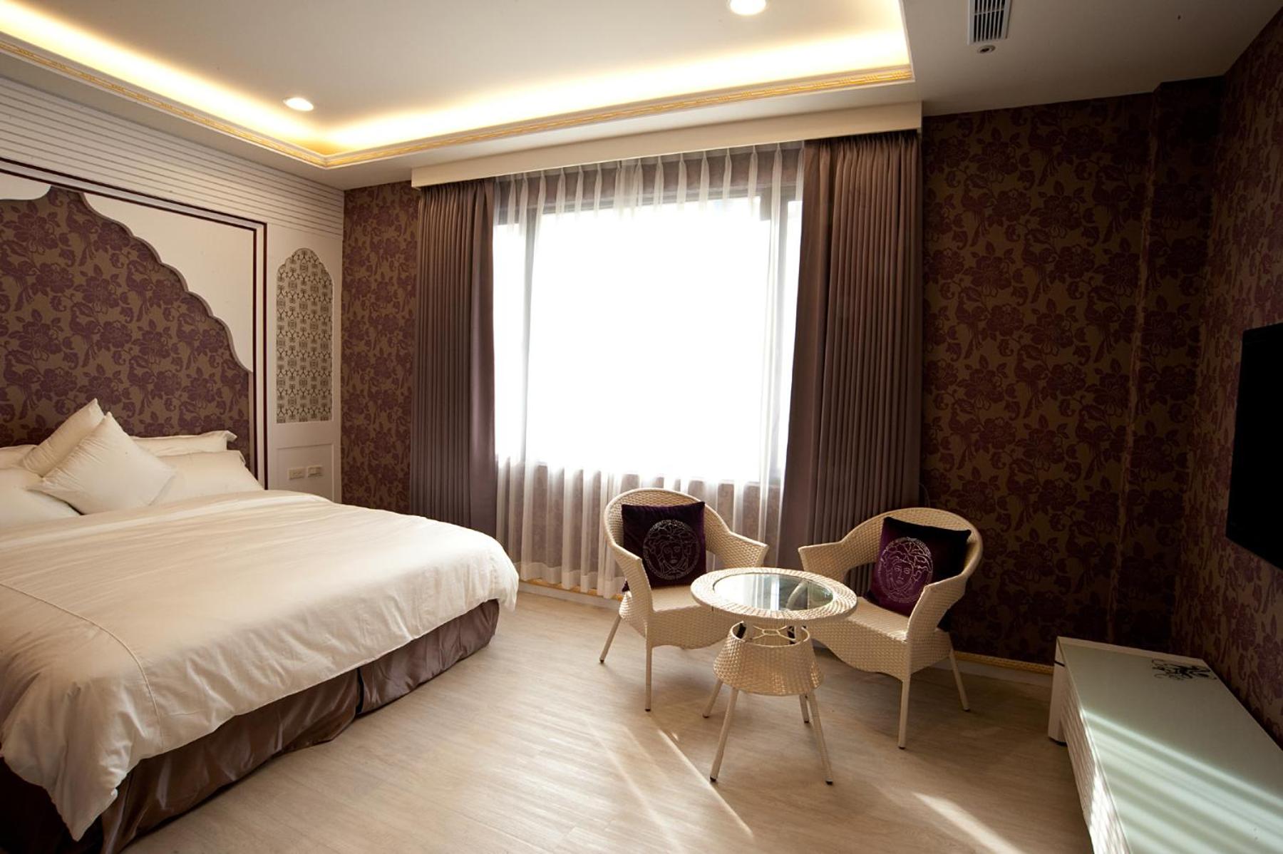 Large Double Room photo 1