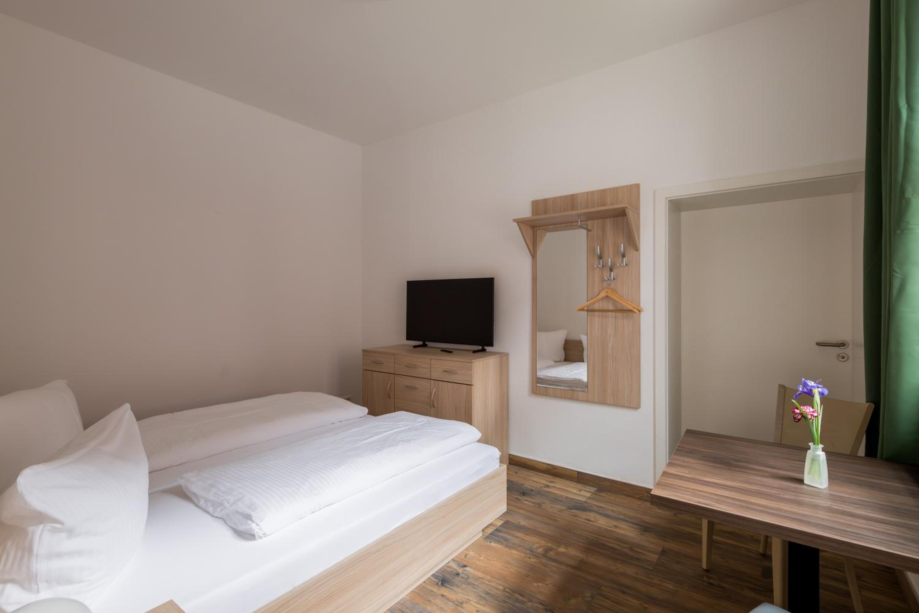 Double Room with Private Bathroom photo 1