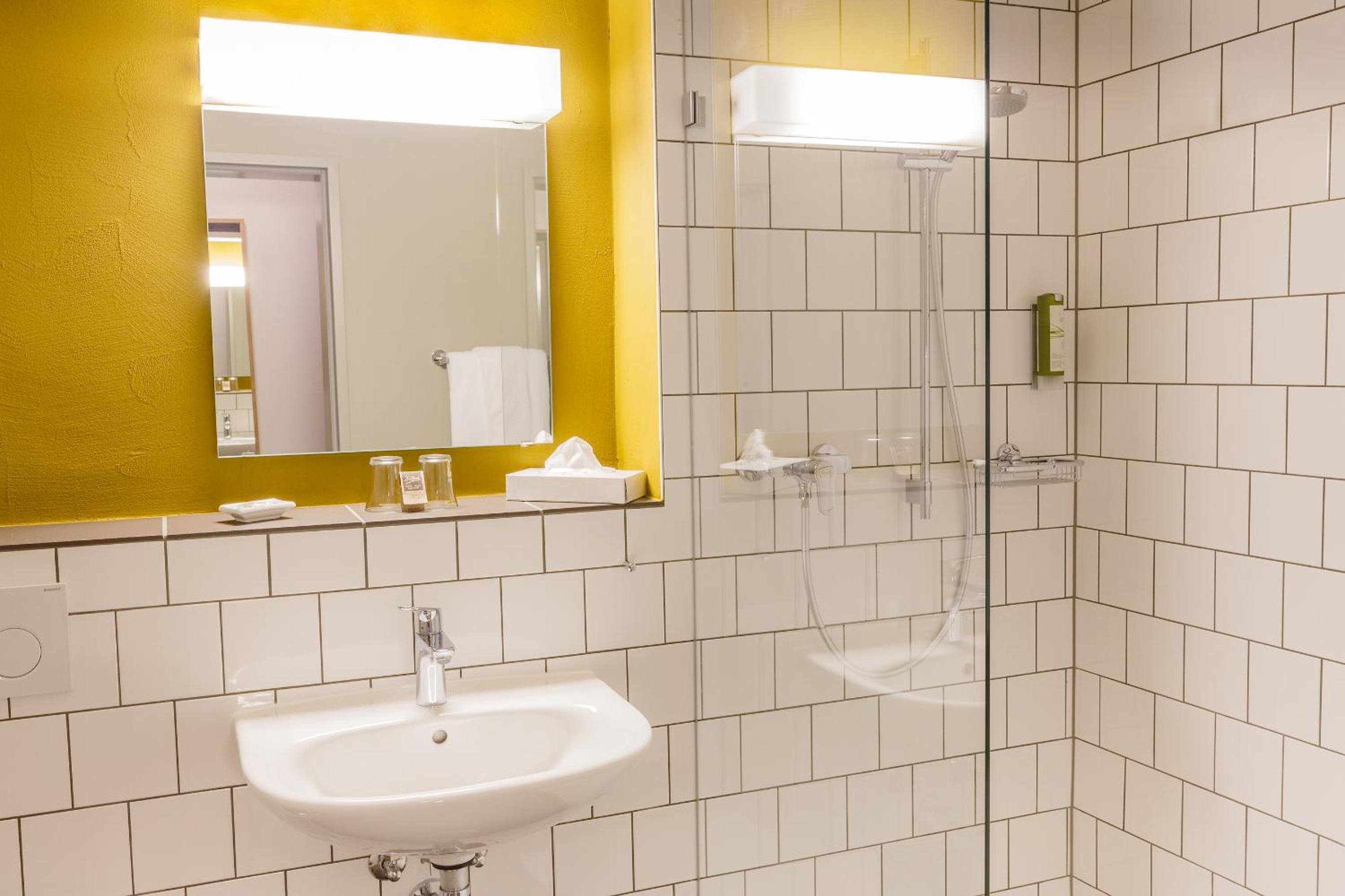Double or Twin Room - Photo 3