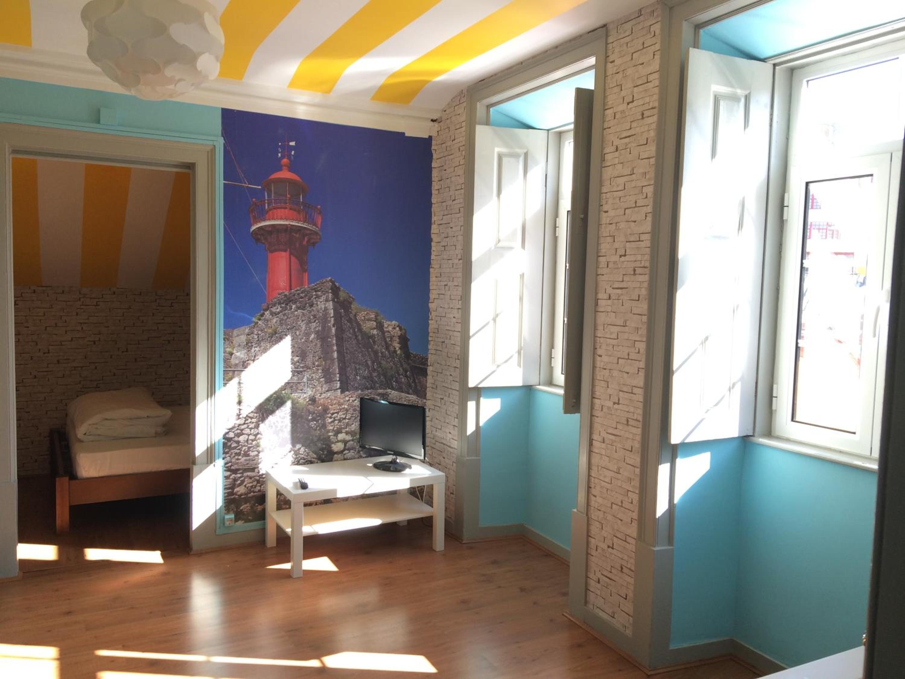 Suite - Photo 1