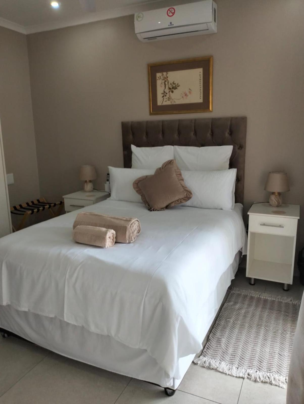 Double Room with Private Bathroom photo 1