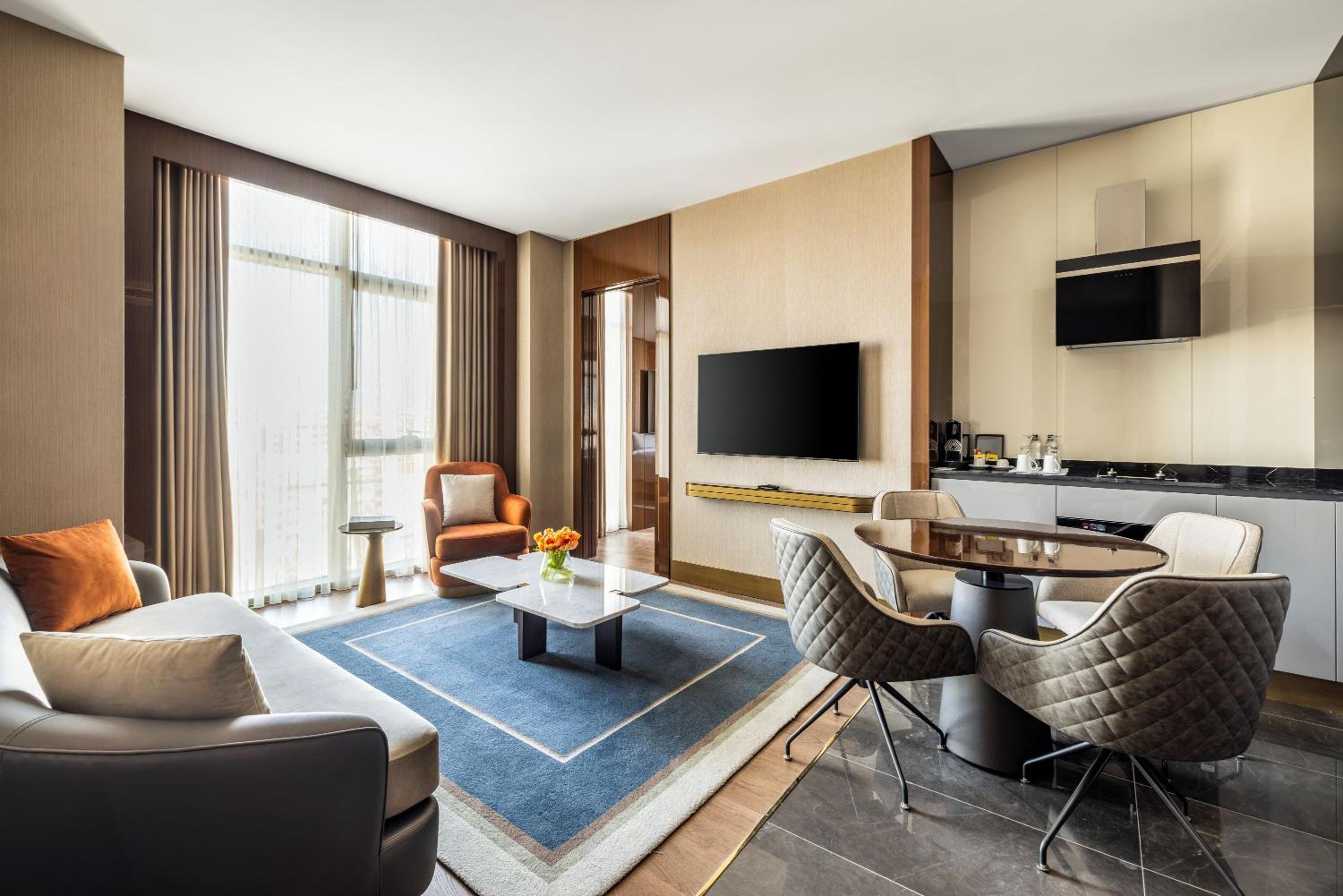 One-Bedroom Apartment - Photo 2