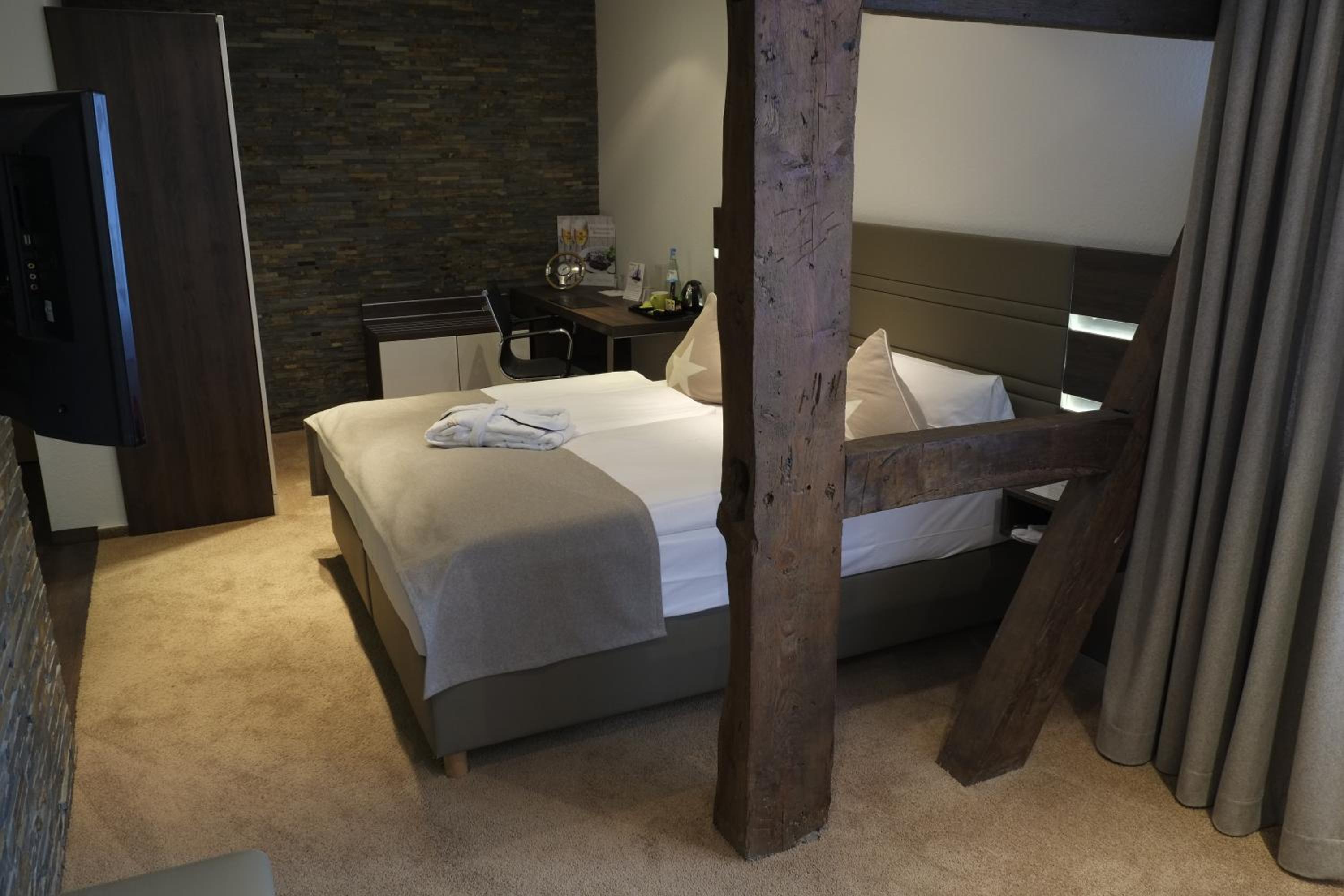 Deluxe Junior Suite photo 3