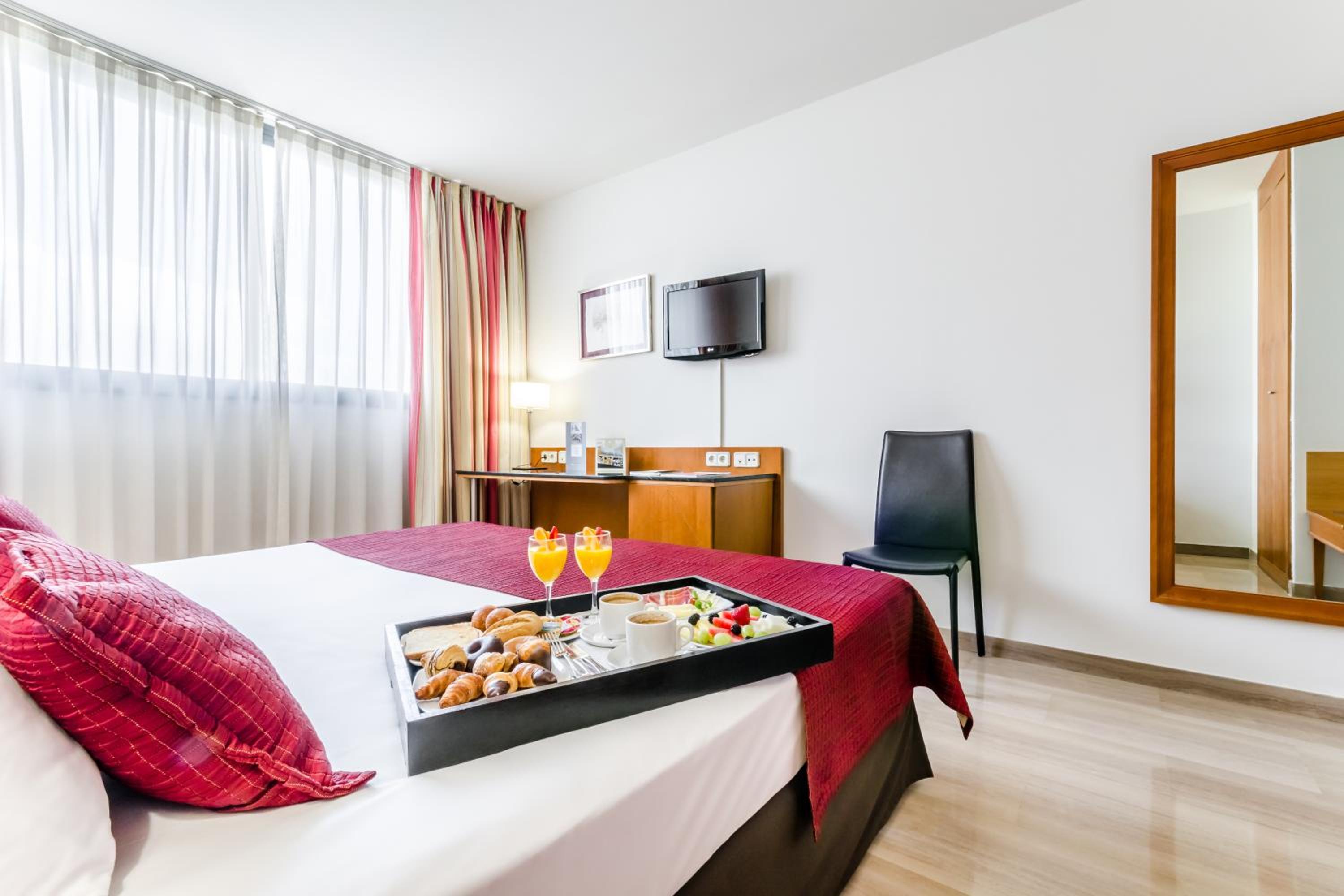 Double Room with Extra Bed - Photo 2