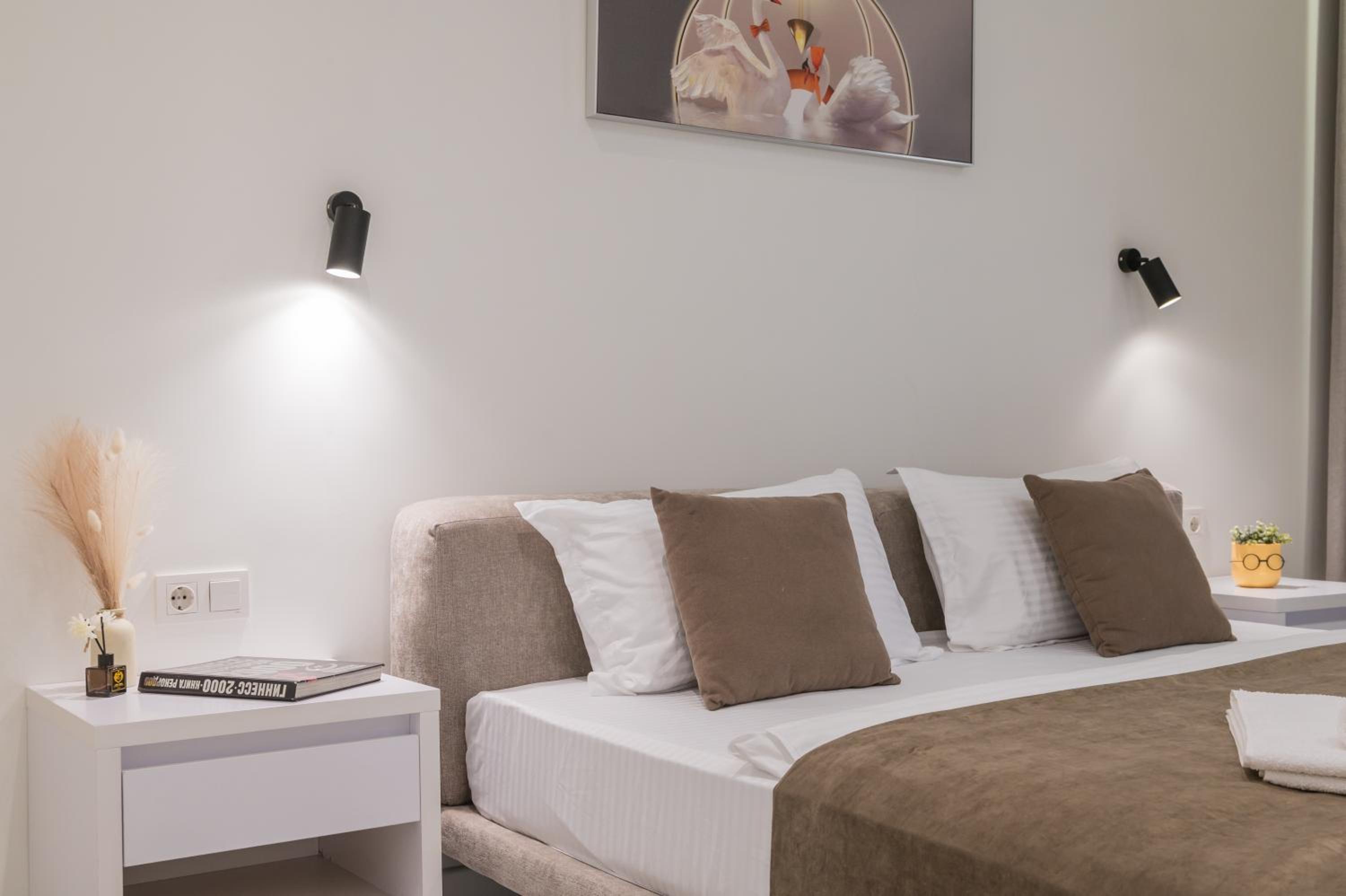 Two-Bedroom Apartment with City View photo 2