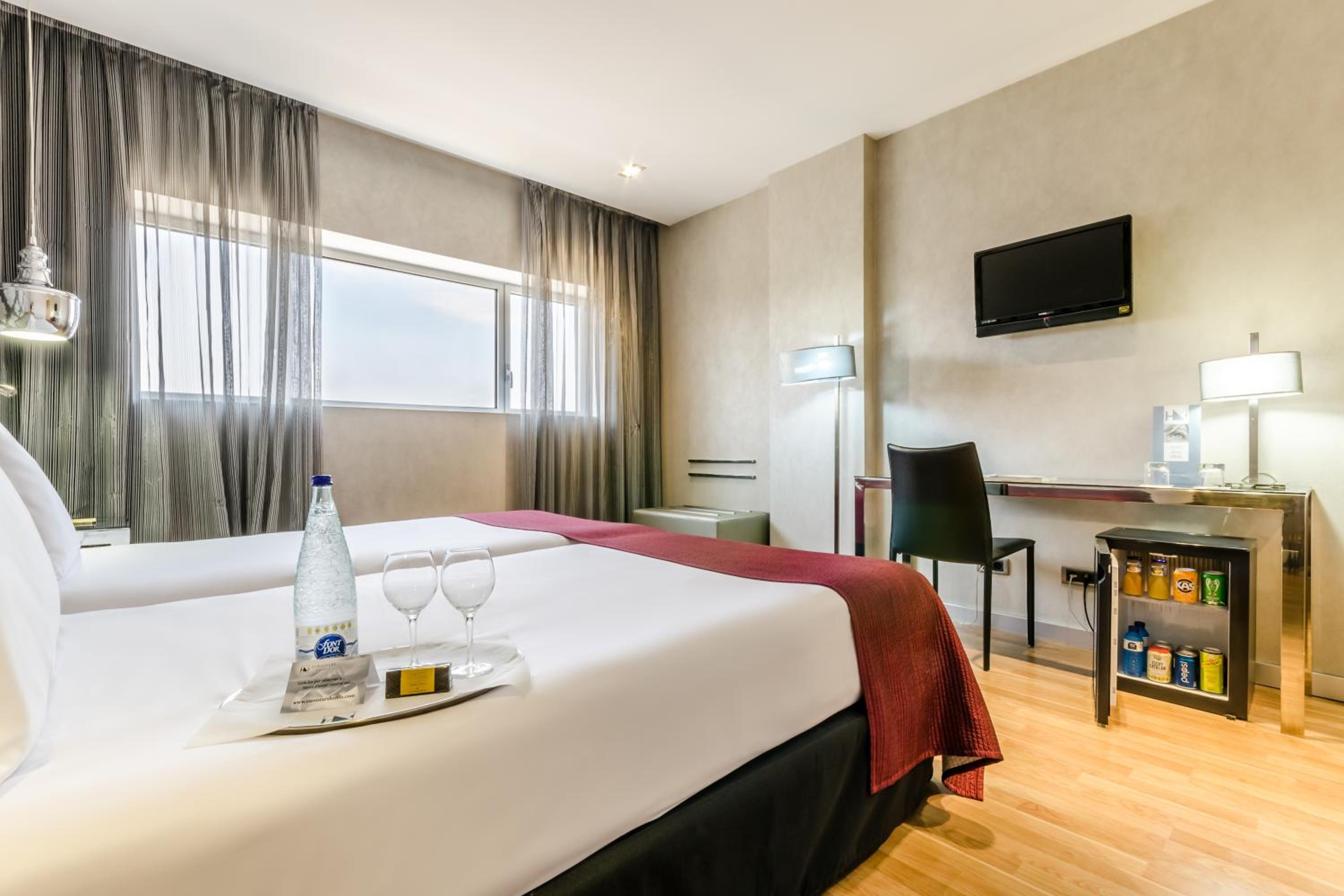 Twin Room - Photo 3