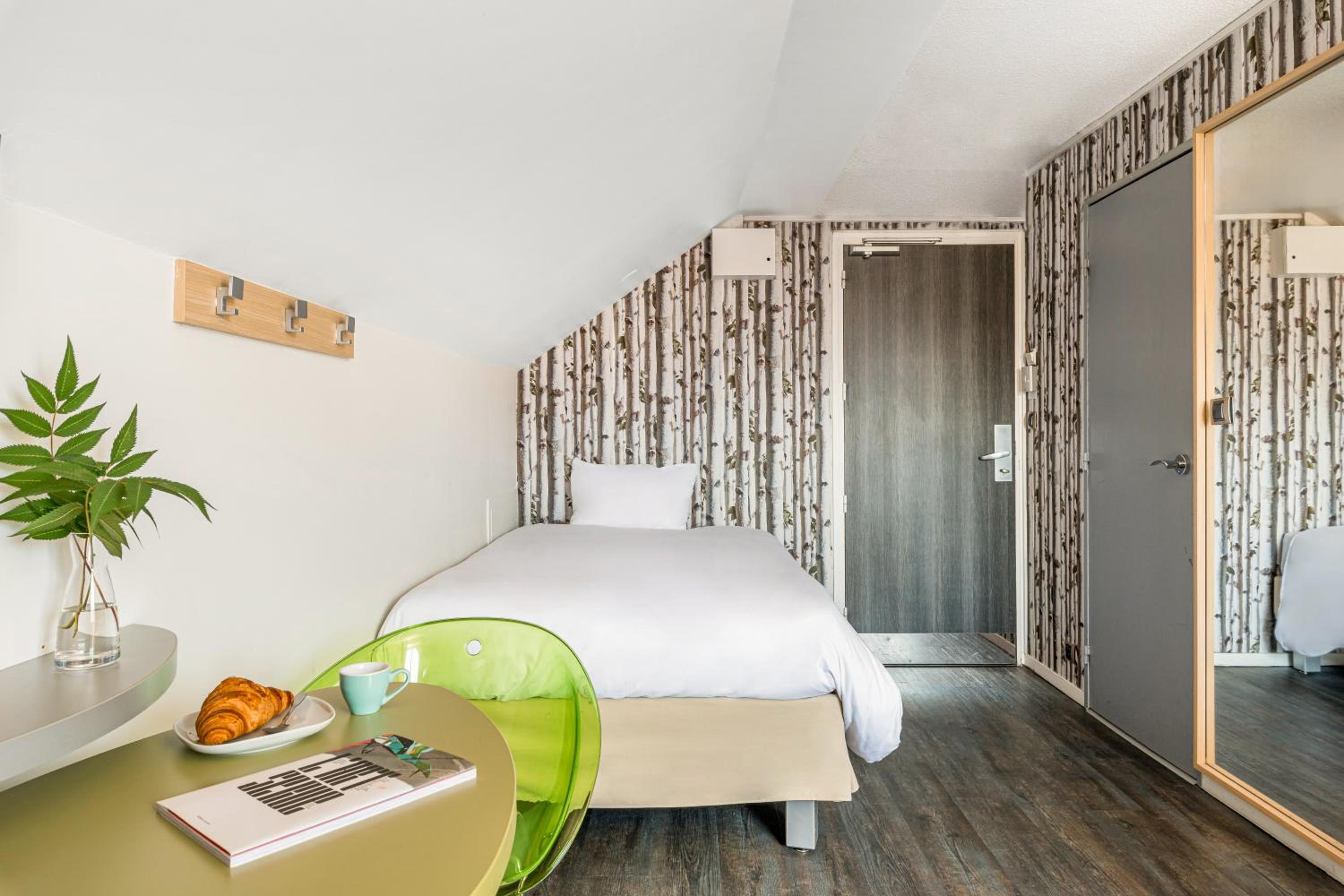 Superior Triple Room with One Double Bed and One Single Bed