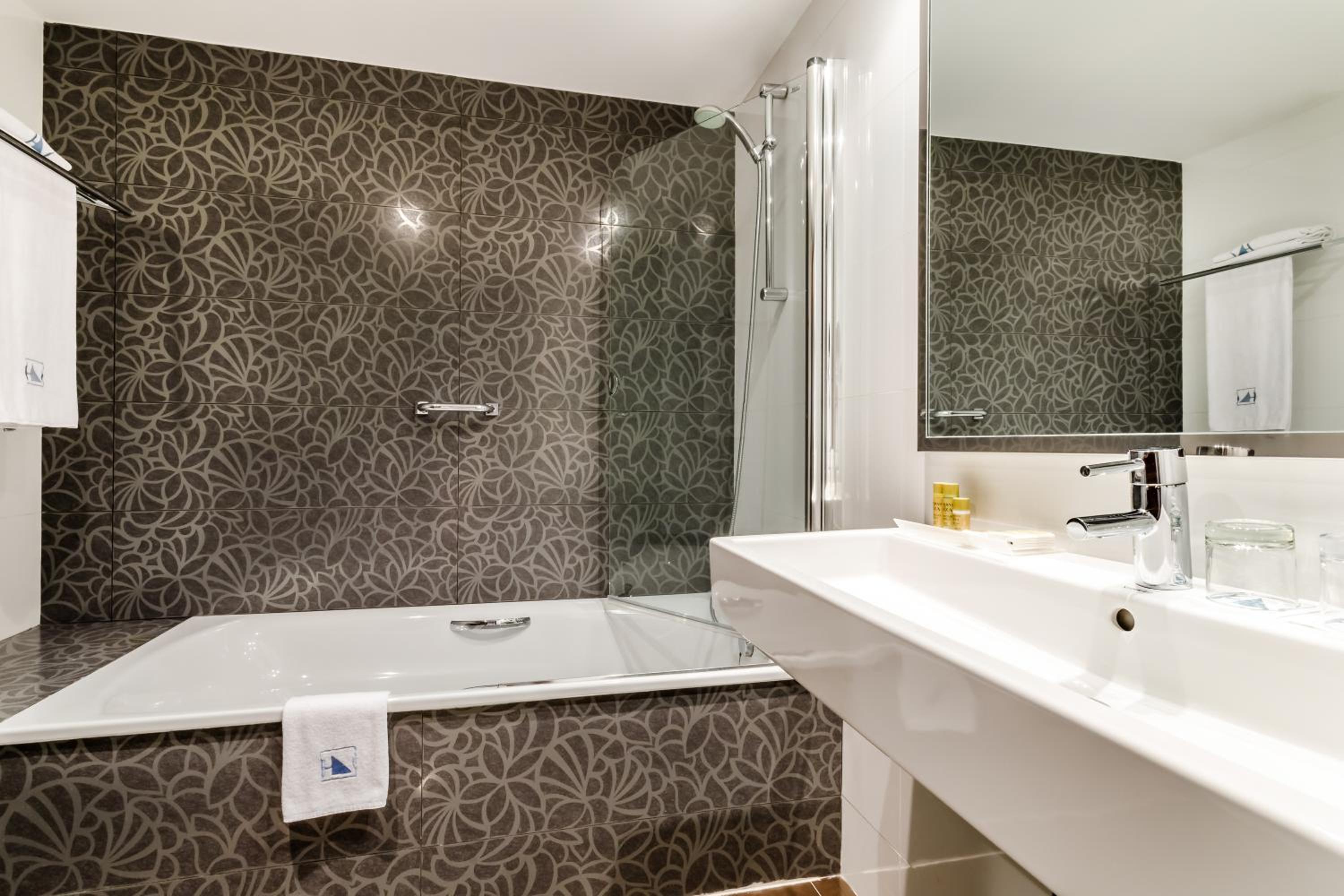 Double Room - Photo 5