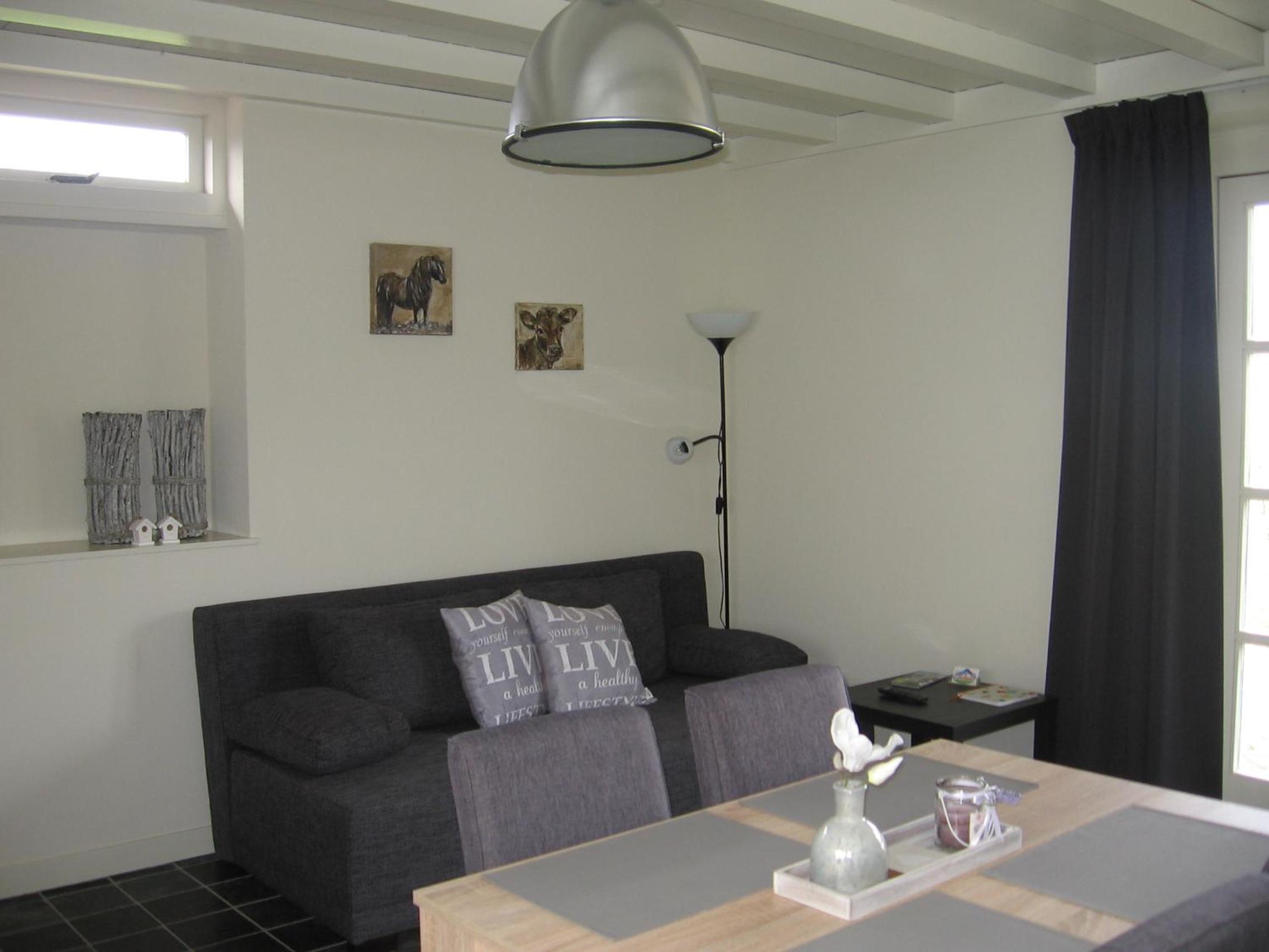 One-Bedroom Apartment photo 1