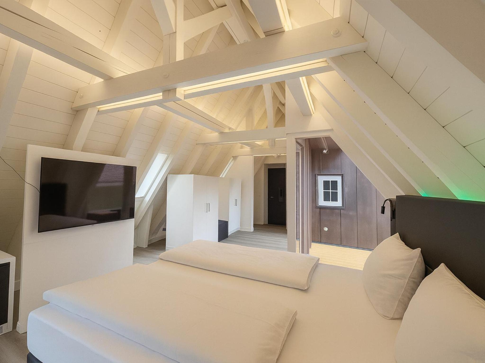 Suite photo 1