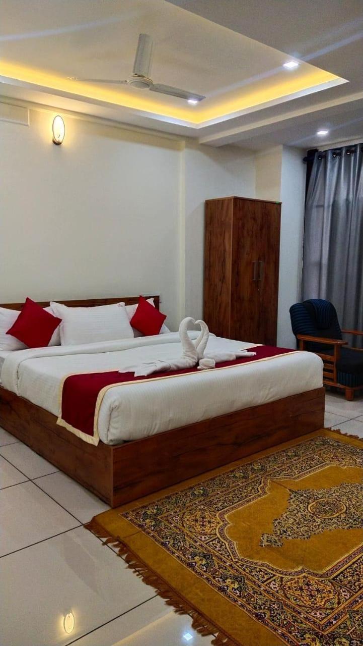 Deluxe King Room photo 3