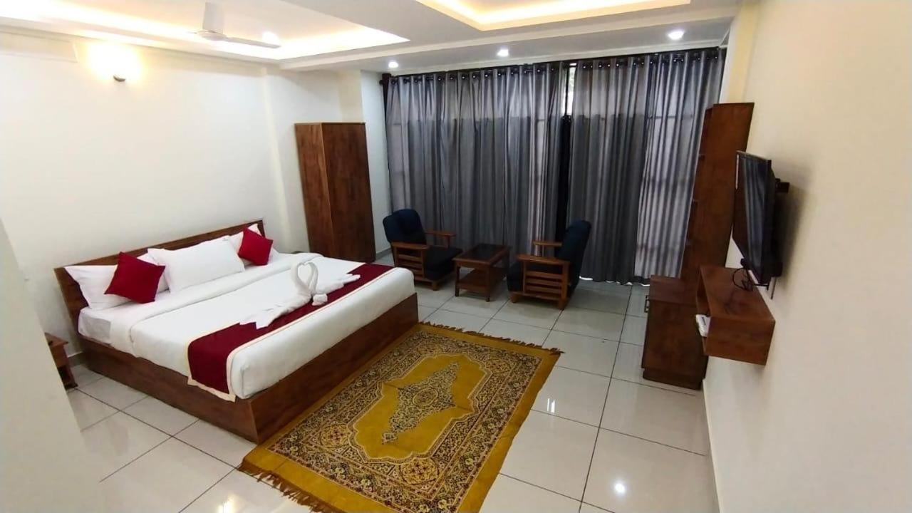 Deluxe King Room photo 1