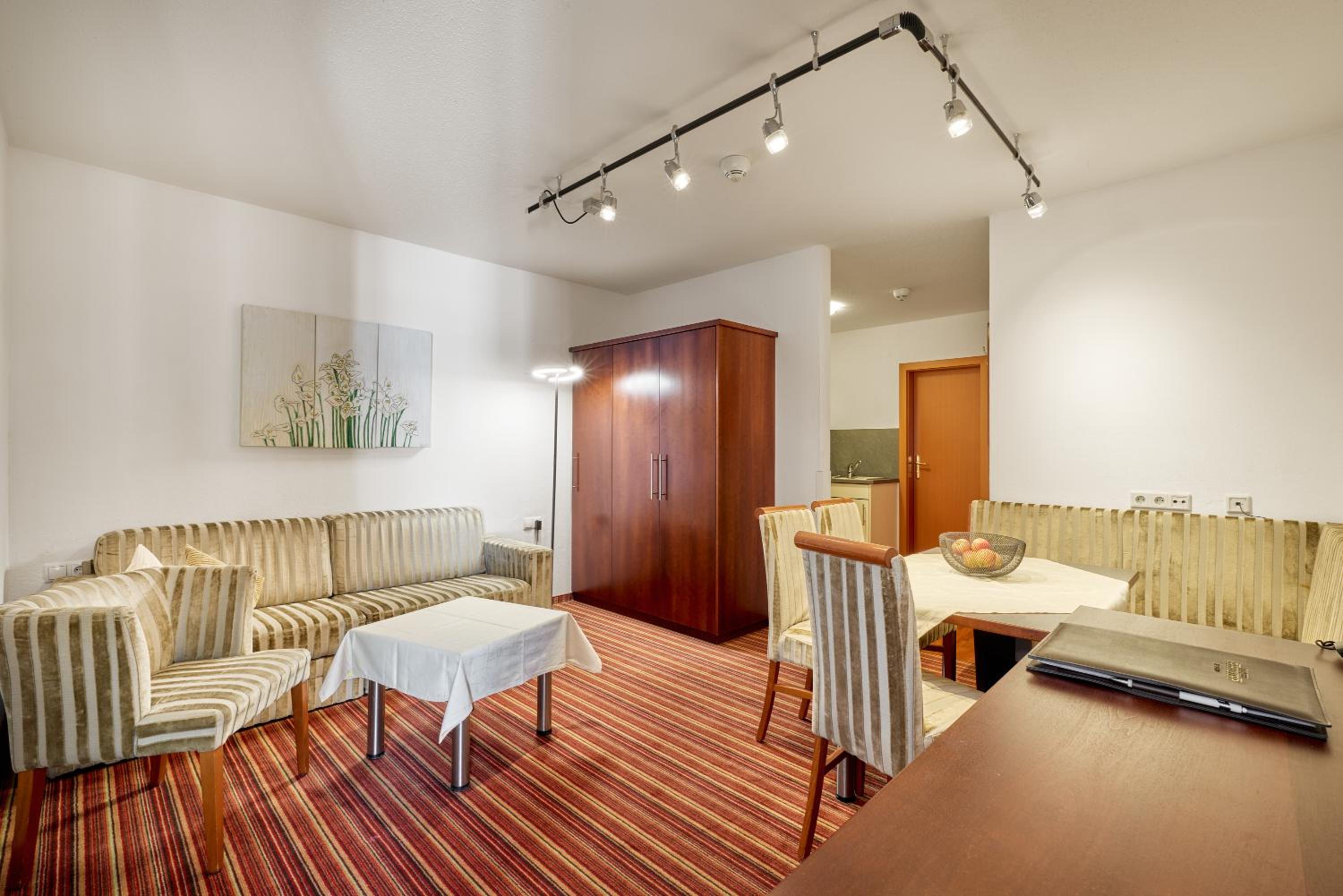 Two-Bedroom Apartment with Balcony photo 3