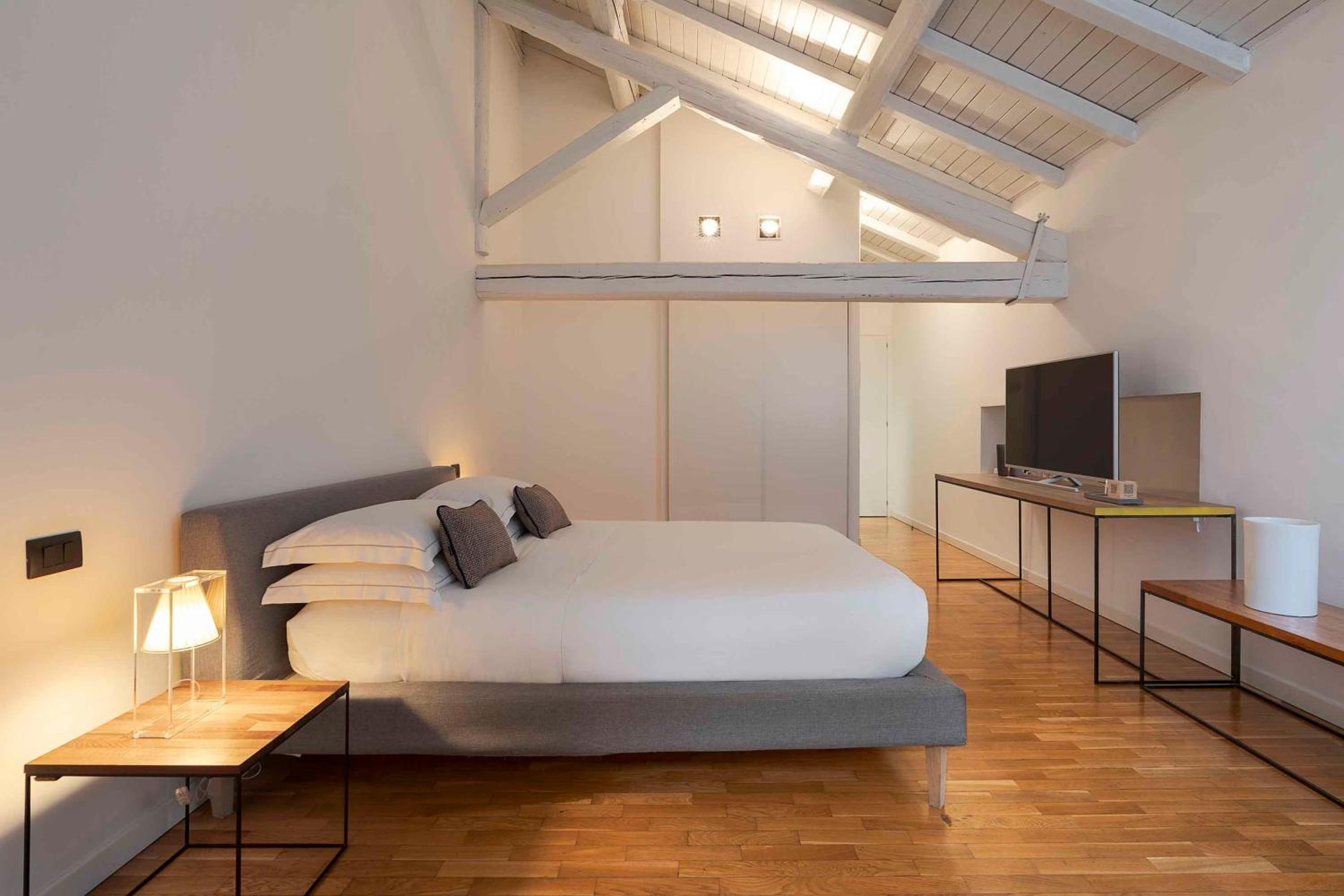 Large Double Room photo 1