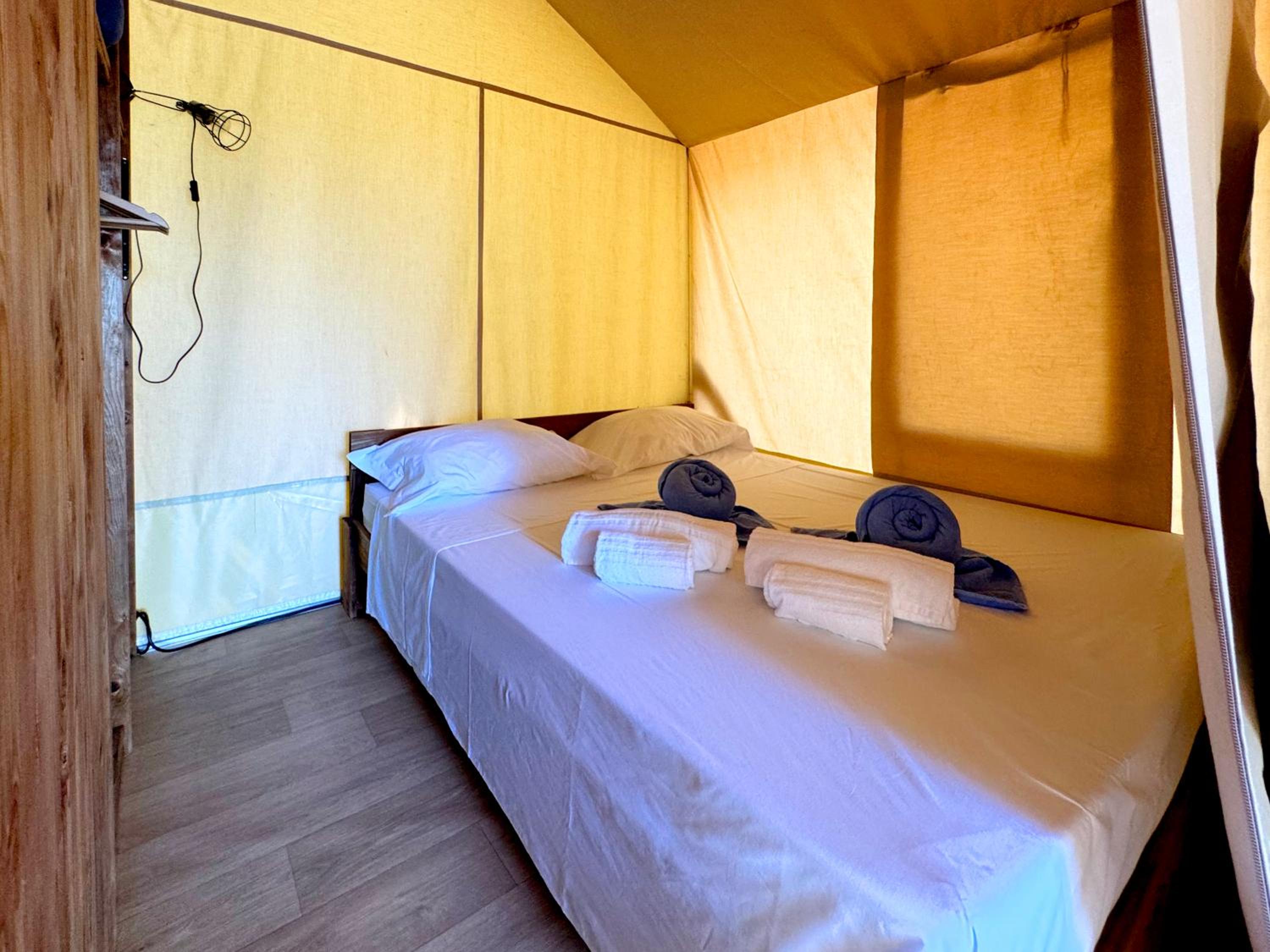 Tent - Photo 1
