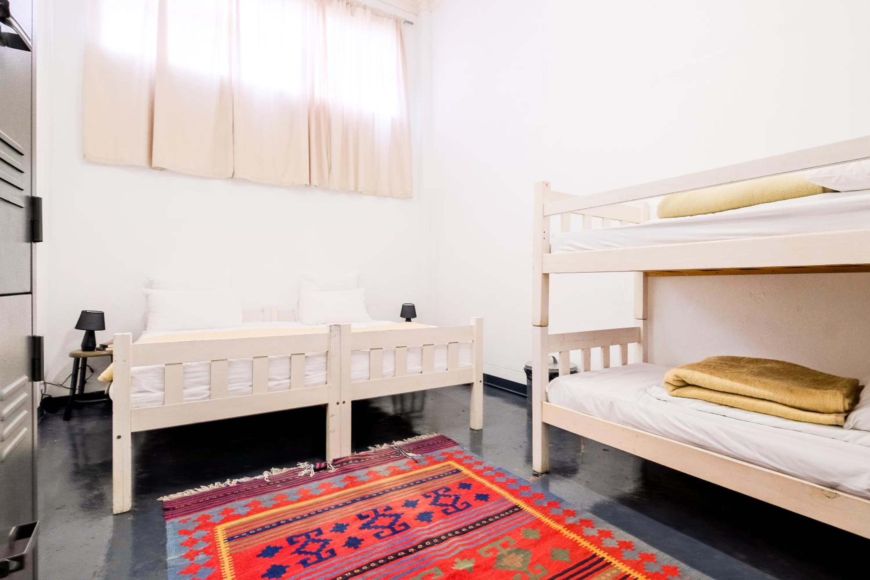 Economy Quadruple Room with Shared Bathroom photo 3