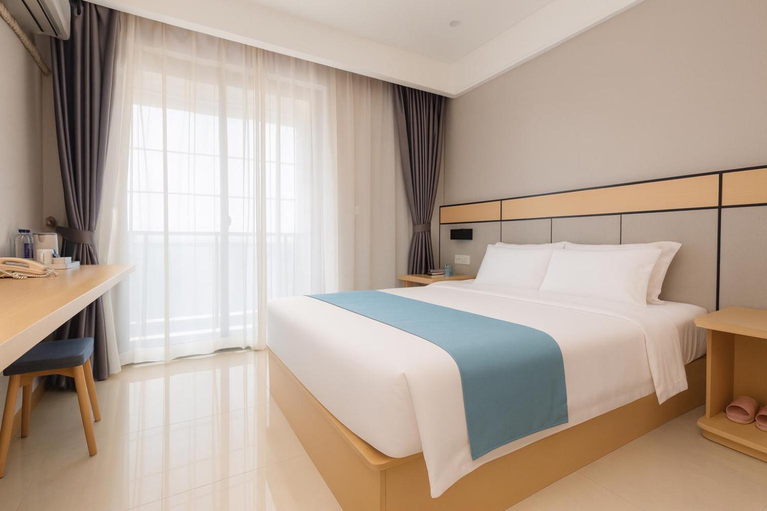 Double Room with Balcony - Photo 4