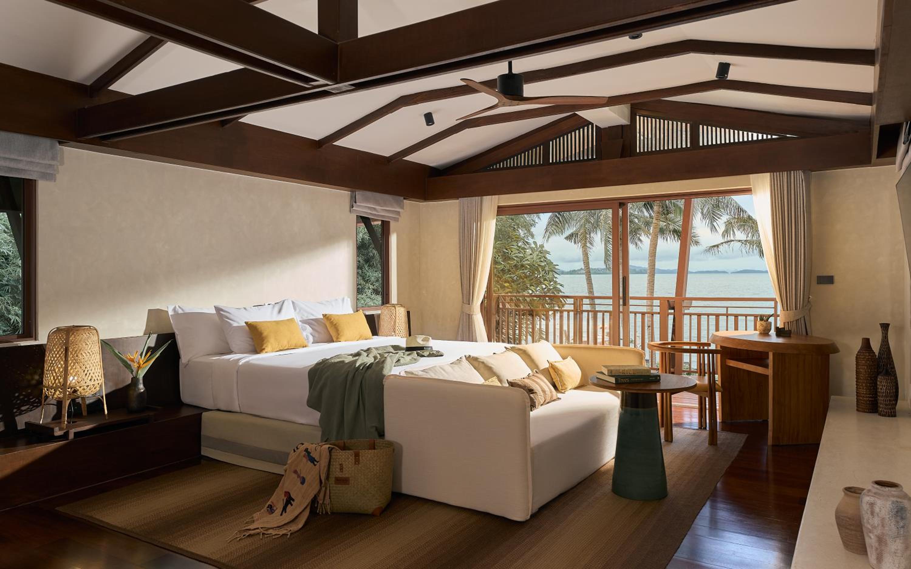 LUX 5-Bedroom Grand Beachfront Pool Villa with Unlimited Free 24-Hour Water Shuttle Service