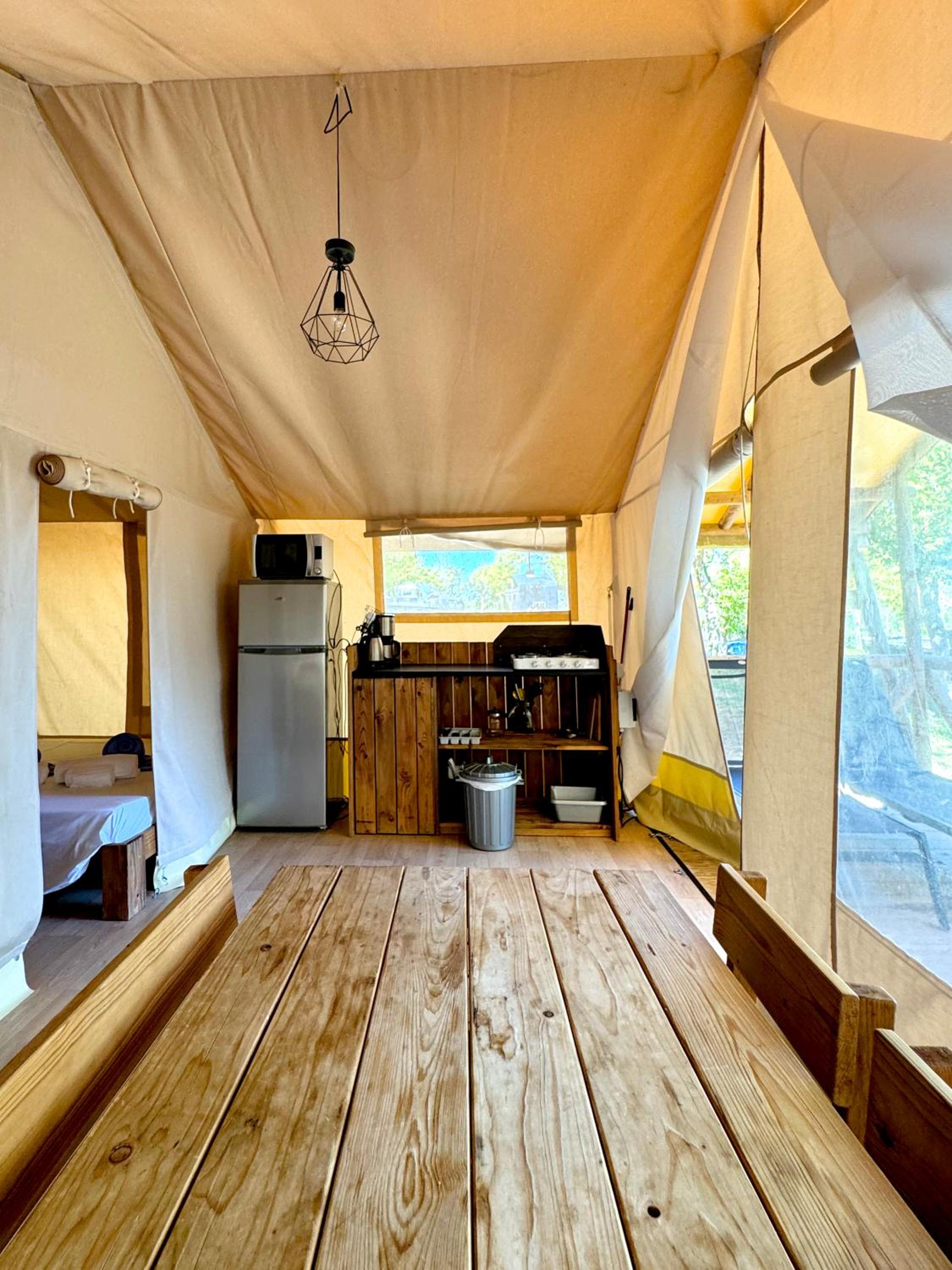 Tent - Photo 3