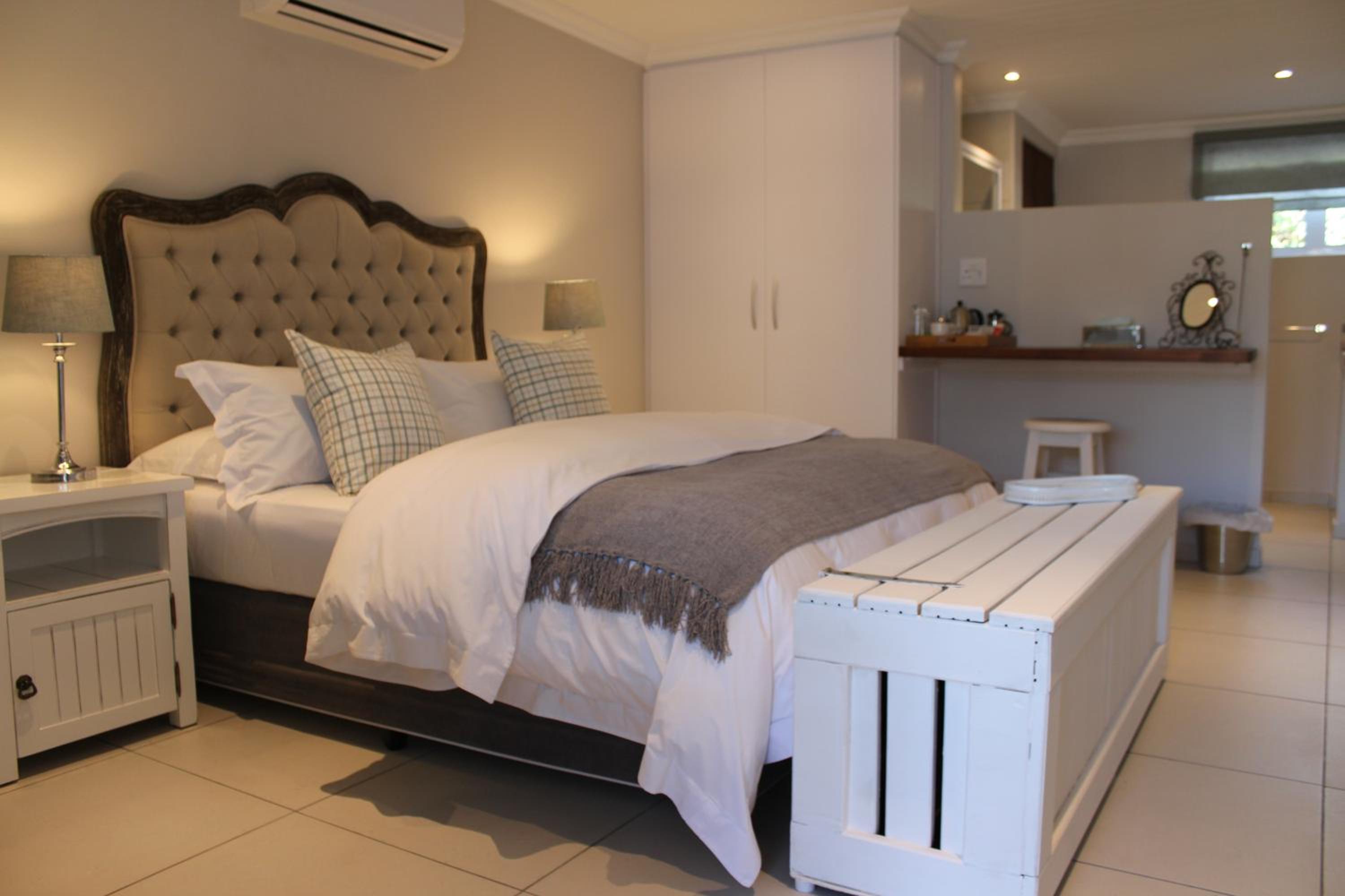Double Room with Private Bathroom photo 2