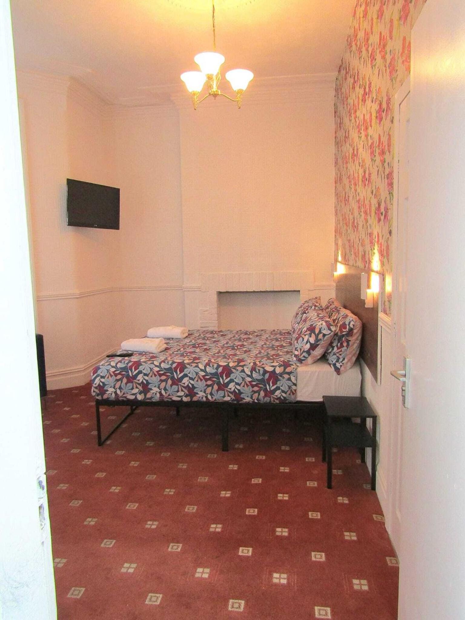 Deluxe Double Room with Shower photo 2