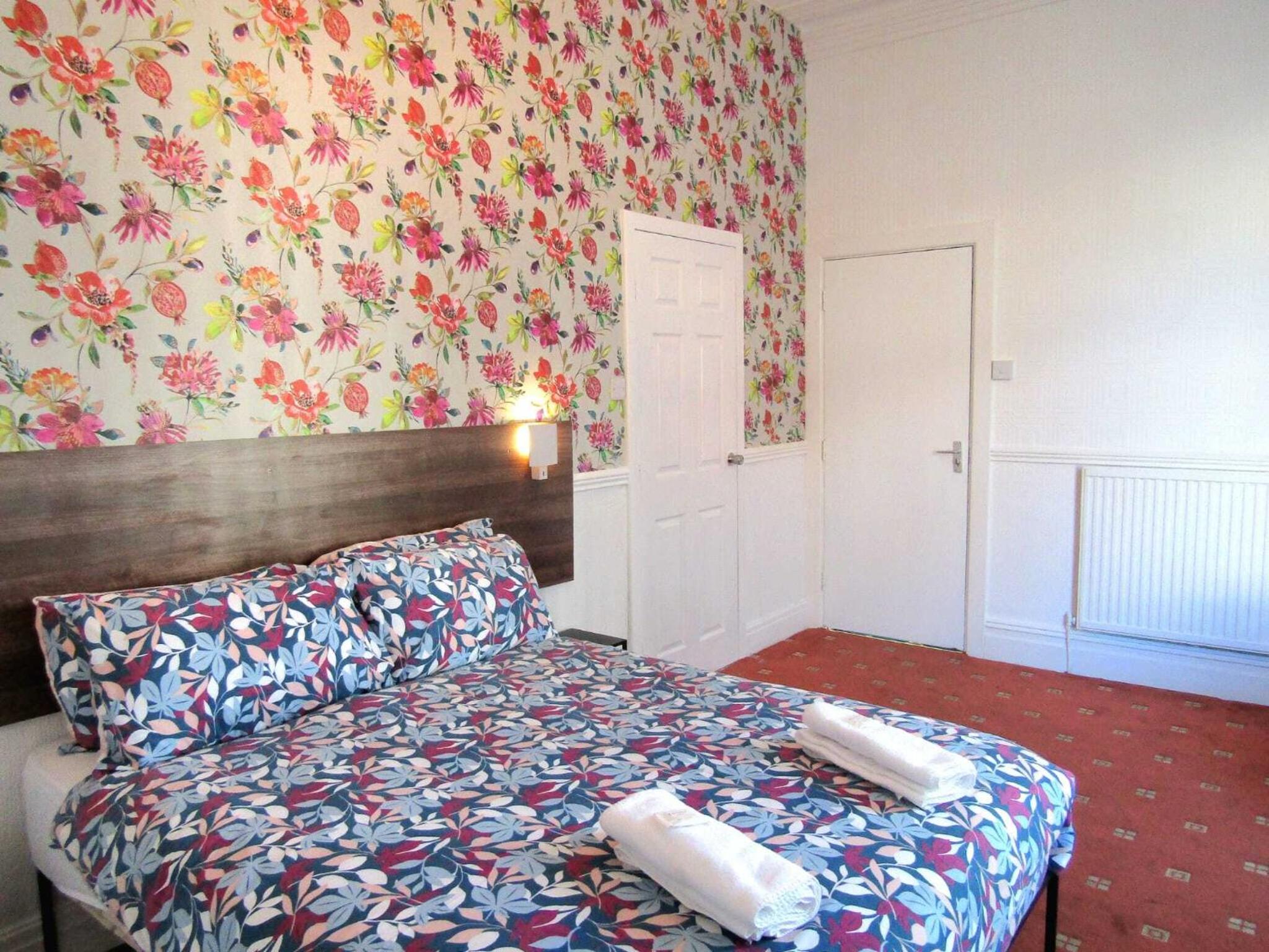 Deluxe Double Room with Shower photo 3