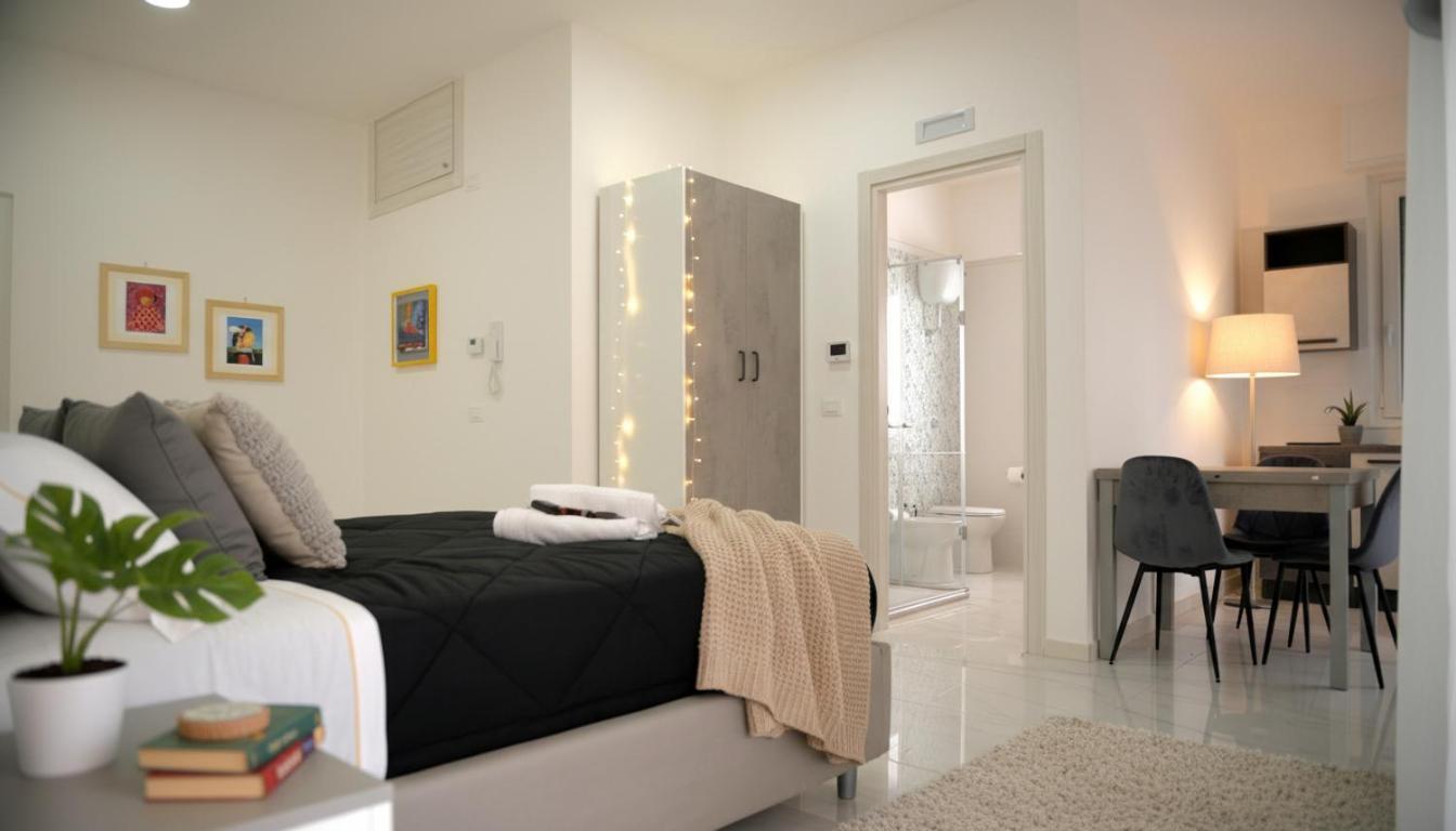 Studio Apartment with Balcony