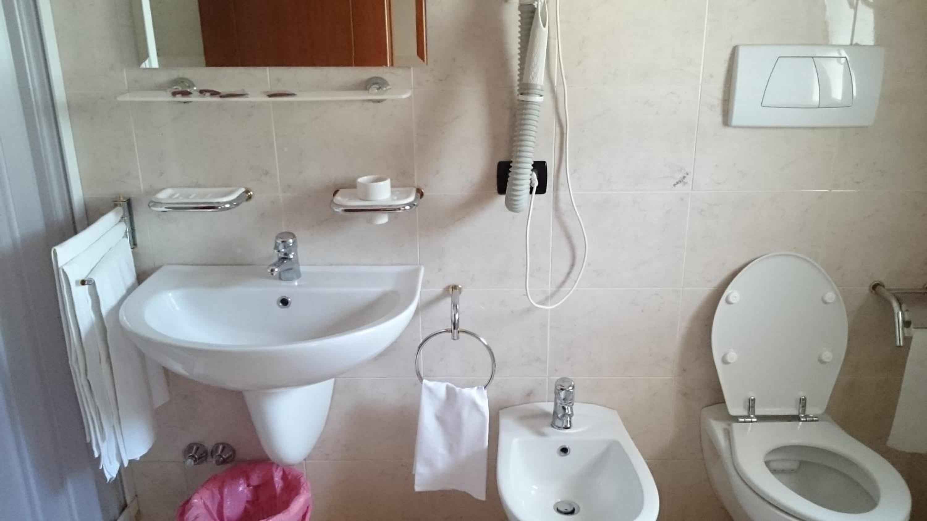 Standard Double Room photo 2