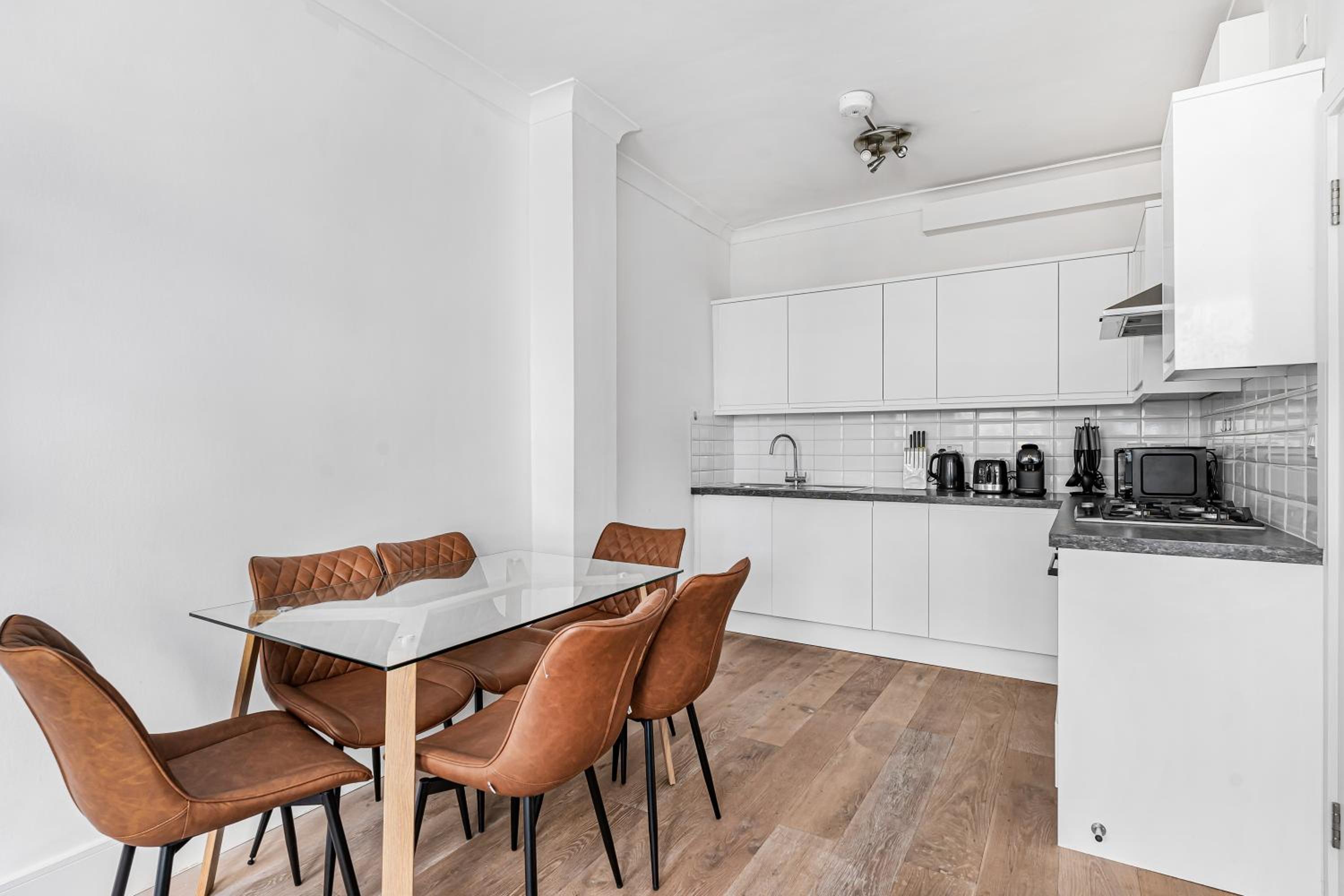 Apartment photo 3
