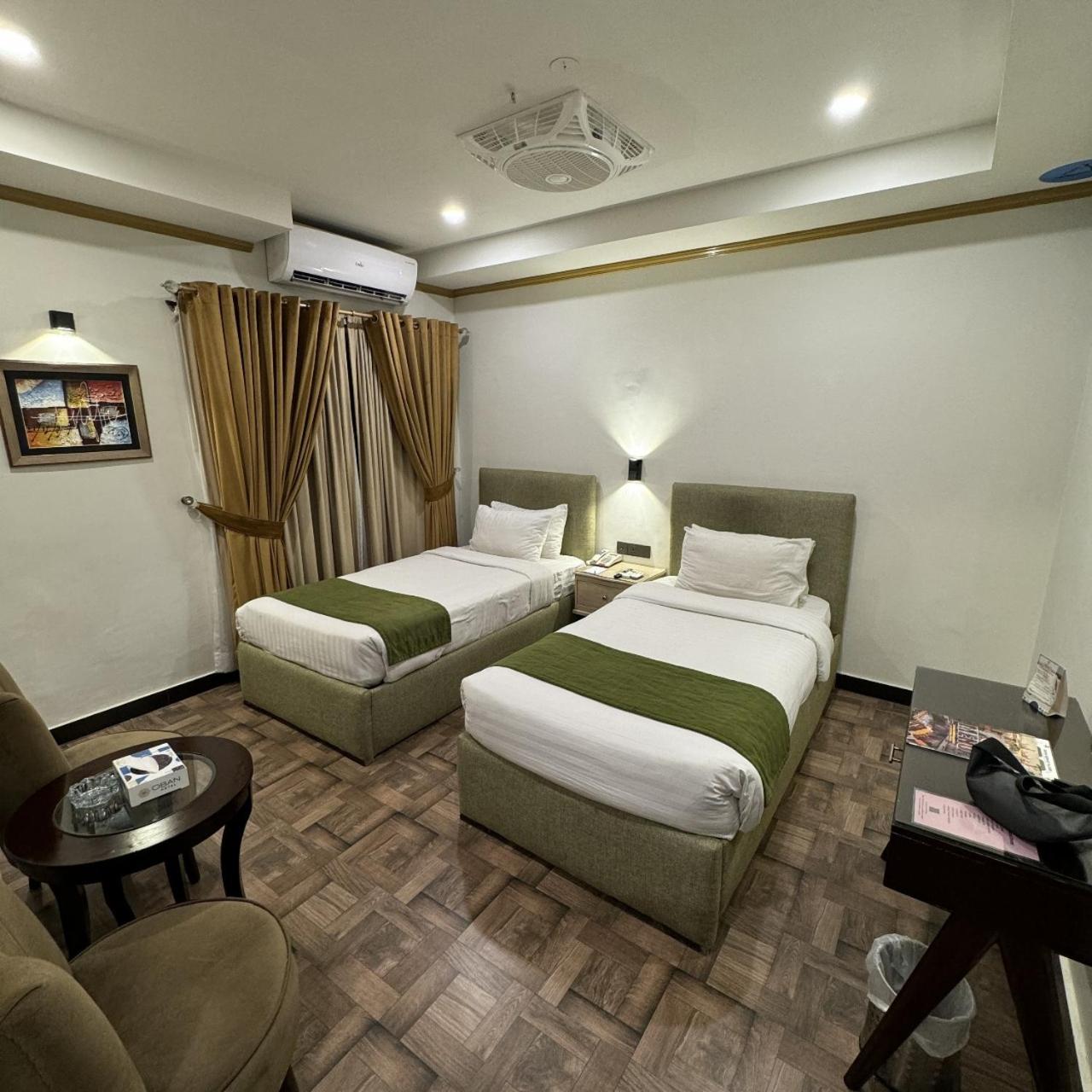 Deluxe Twin Room photo 1