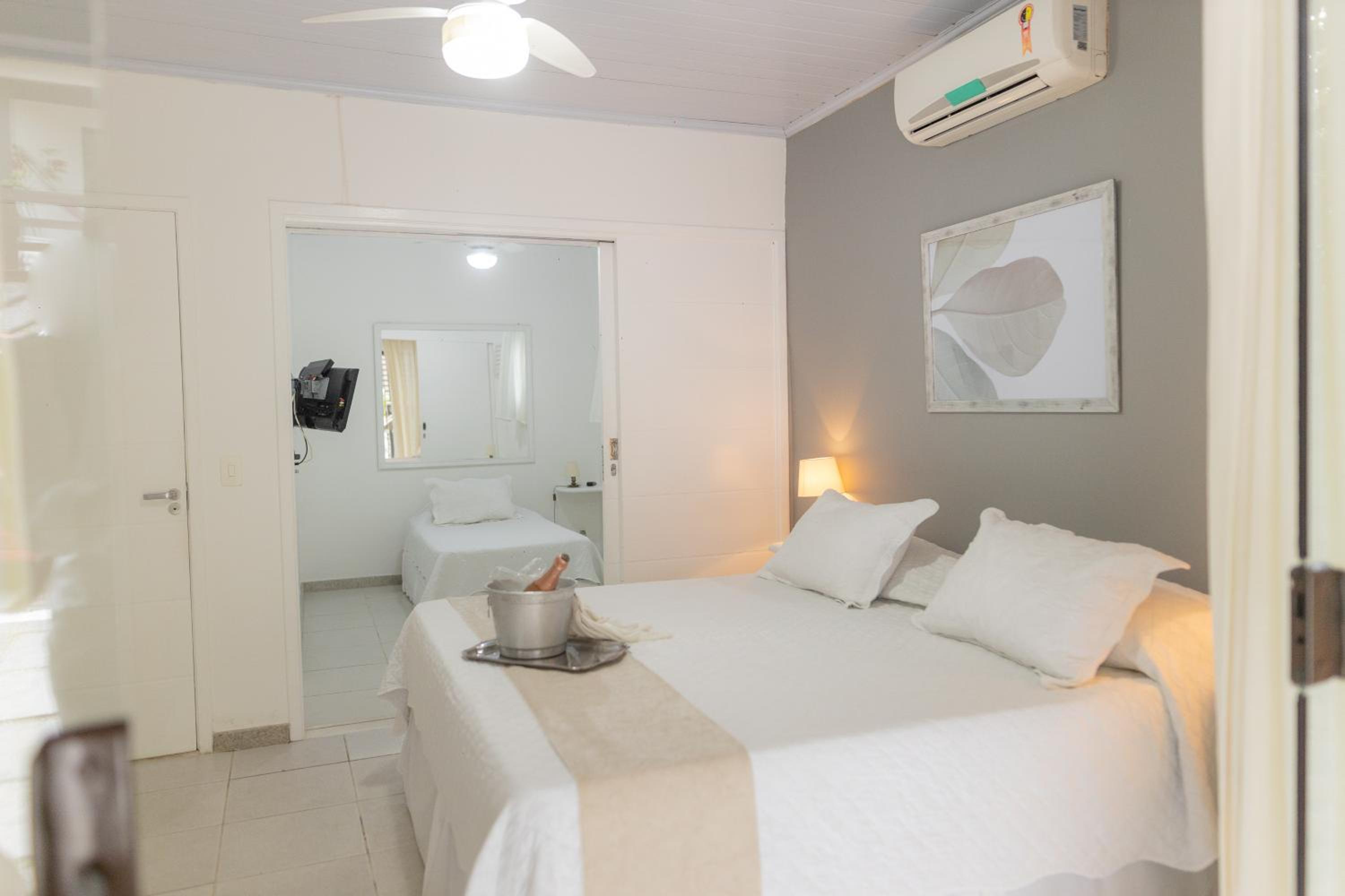Standard Connecting Suite