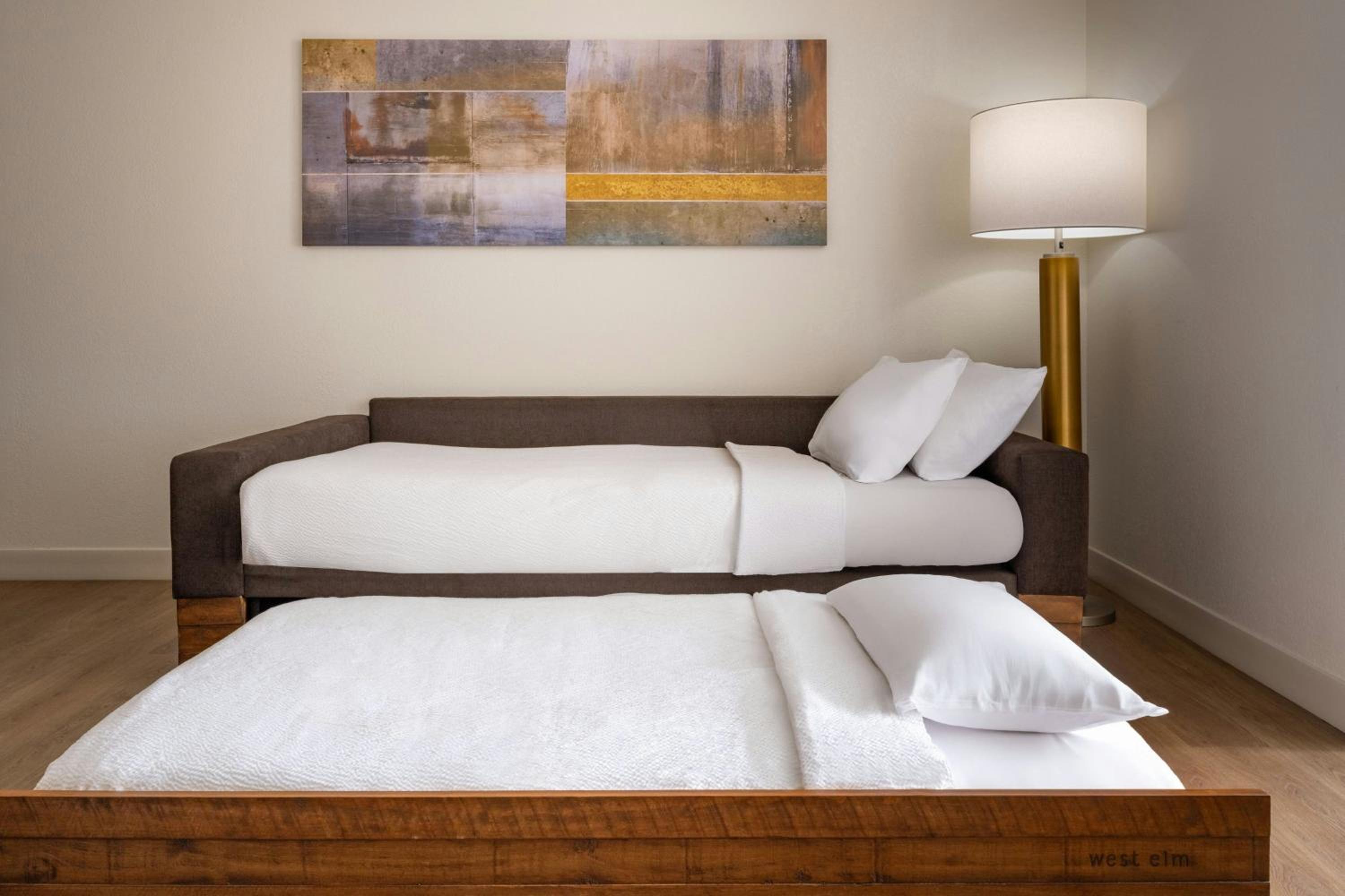 King Suite with Trundle Sofa - Photo 4