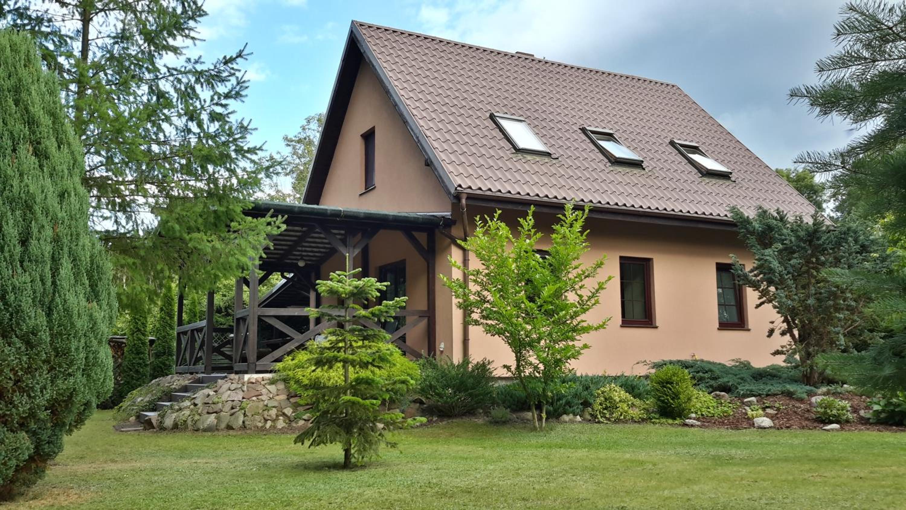 Three-Bedroom House photo 2