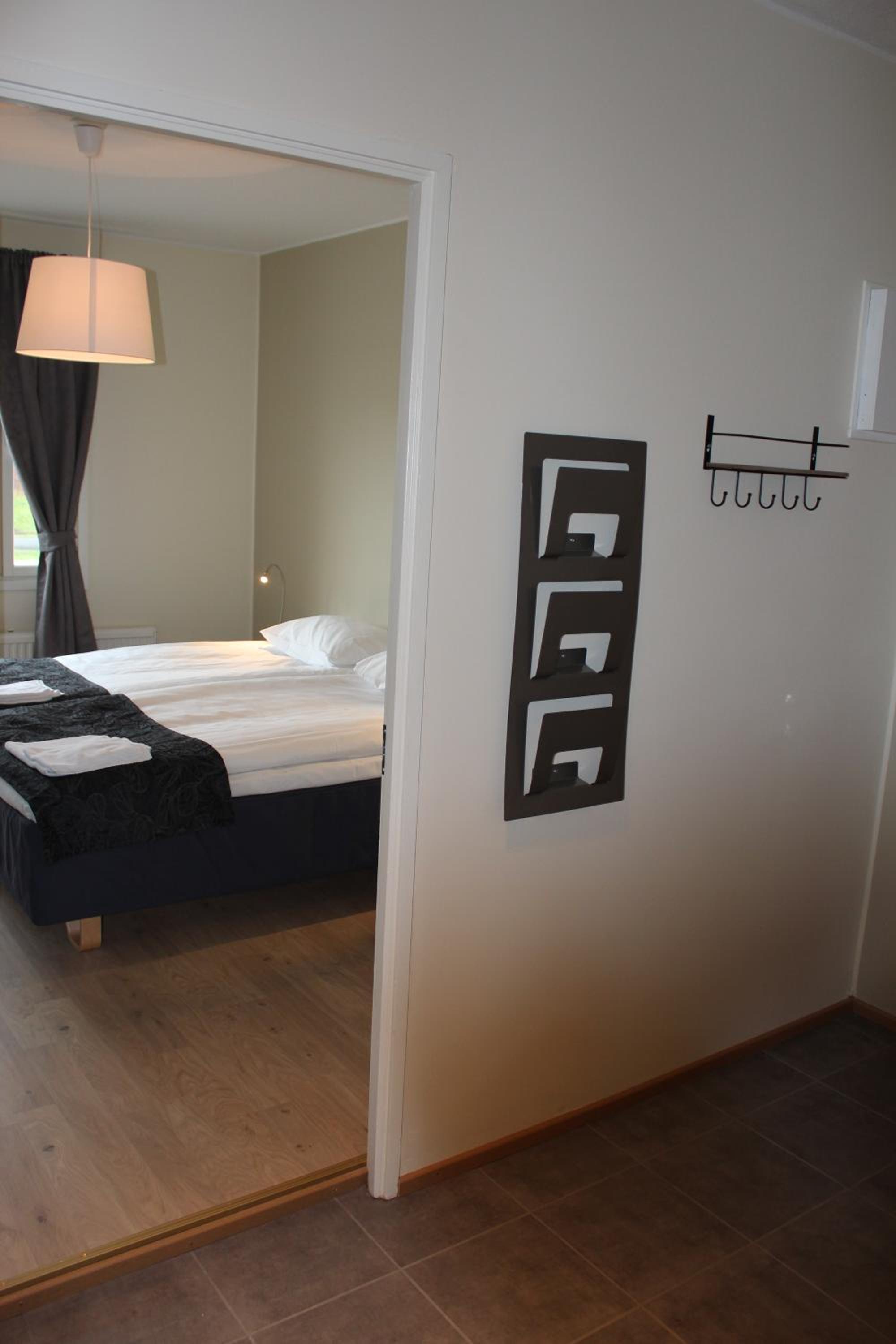 Three-Bedroom Apartment - Photo 8