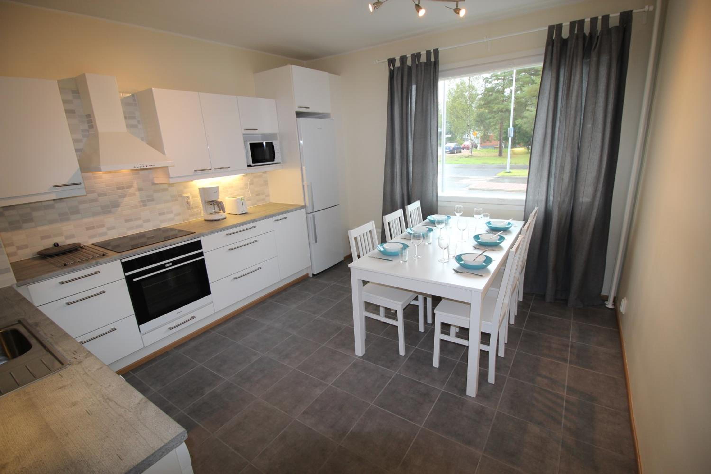 Three-Bedroom Apartment - Photo 15