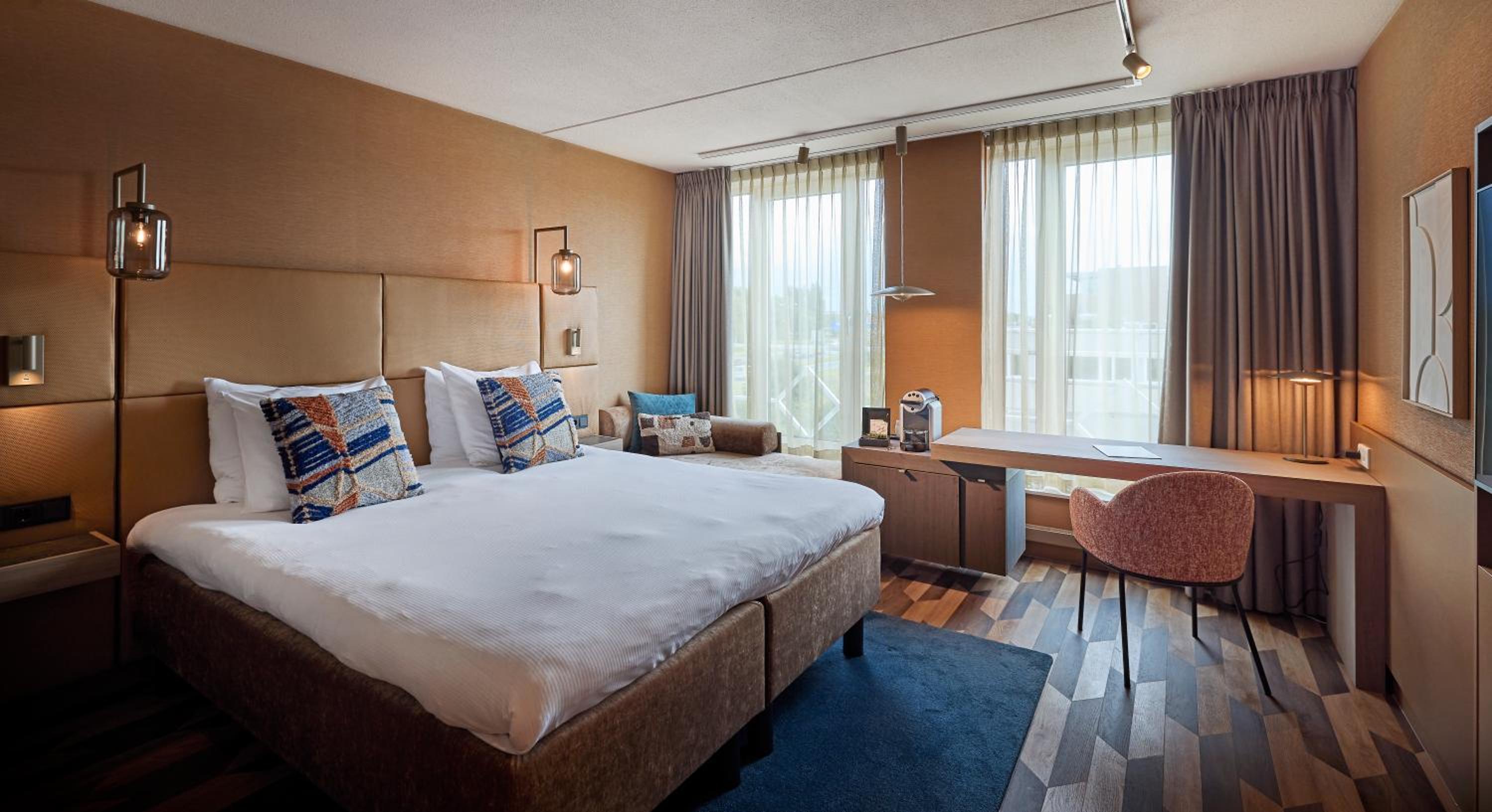 Deluxe Double Room with Bath photo 1