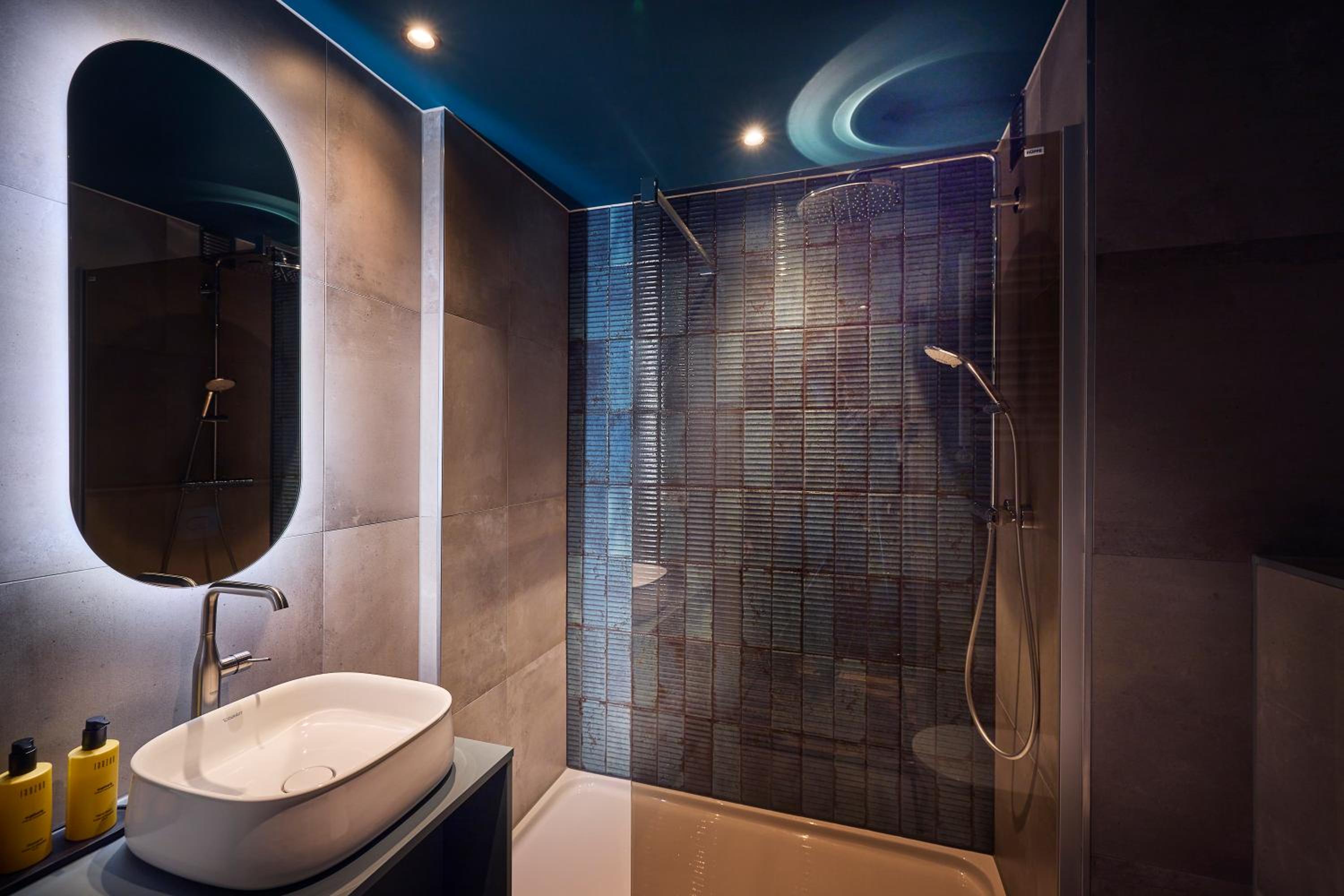 Deluxe Double Room with Shower photo 2