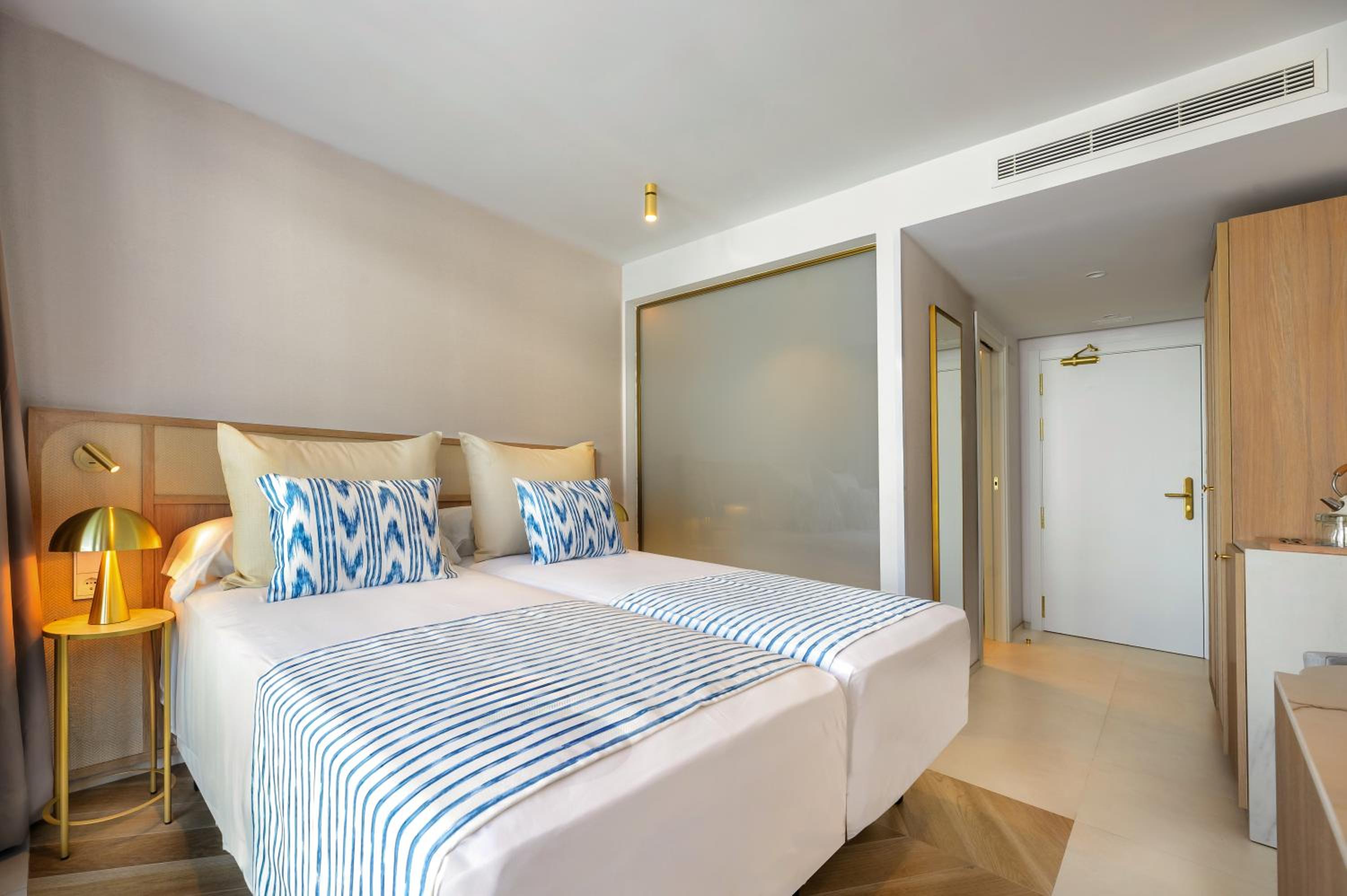 Twin Room with Pool View