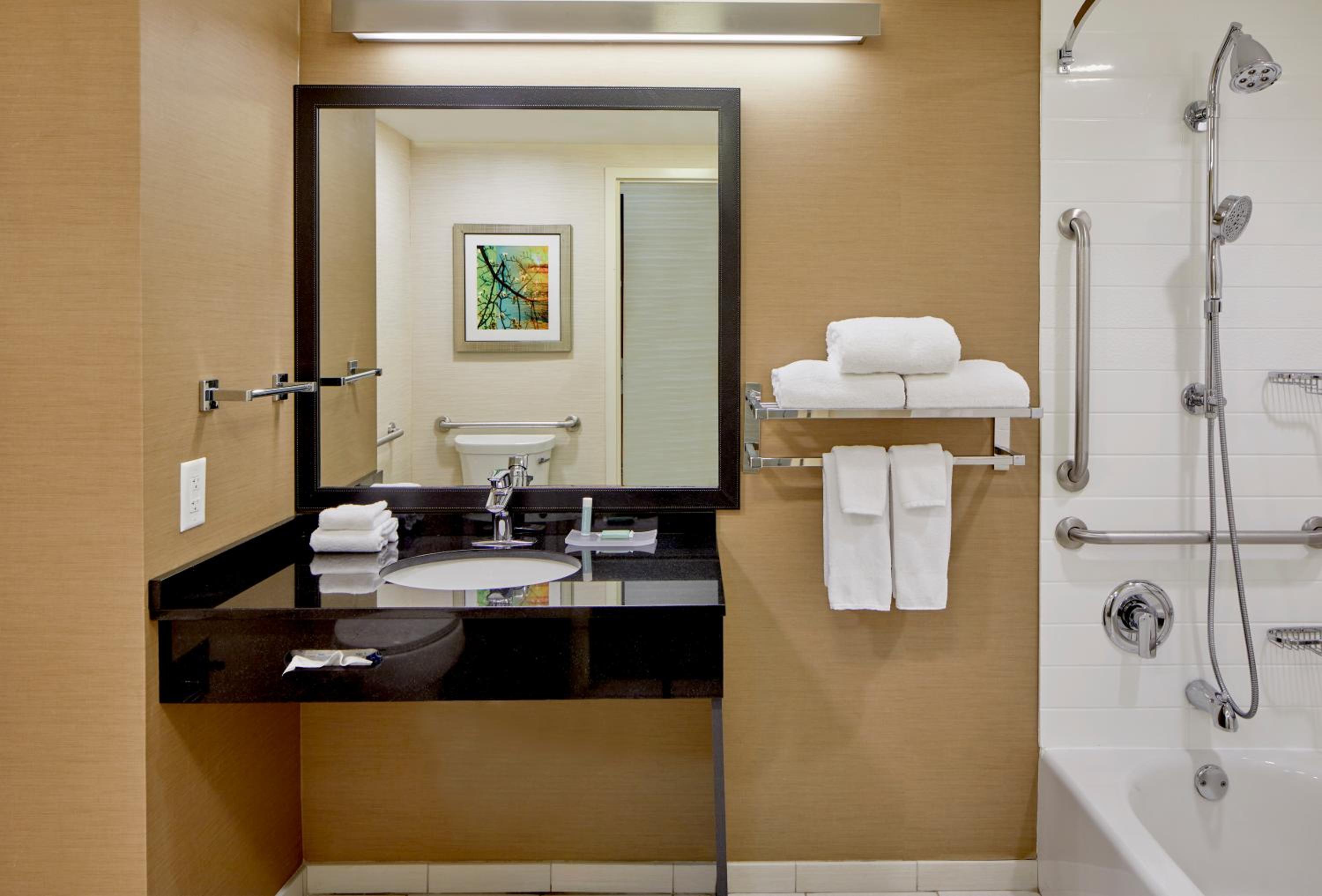 Queen Room with Two Queen Beds - Hearing Accessible photo 3