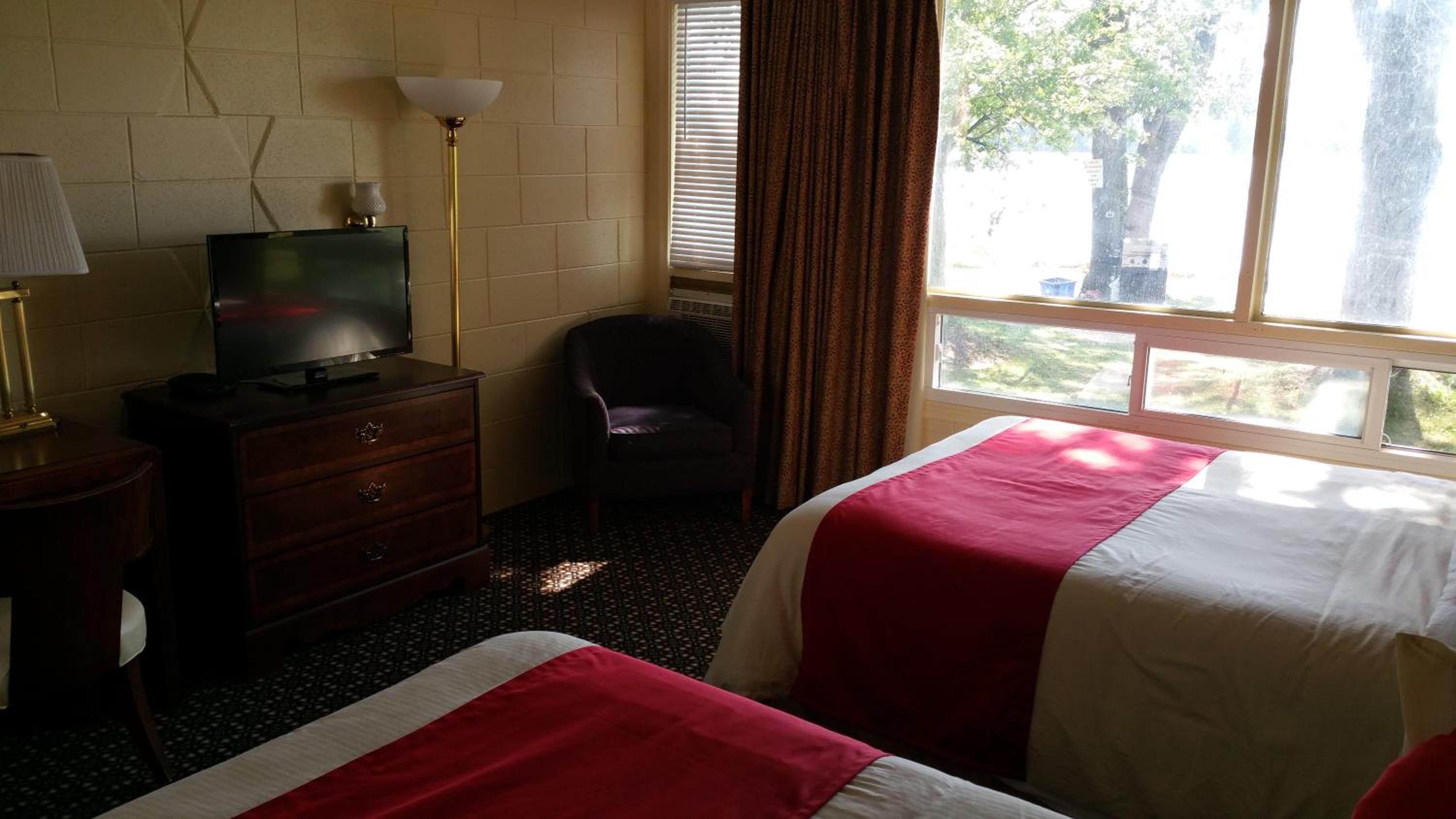 Queen Room photo 3