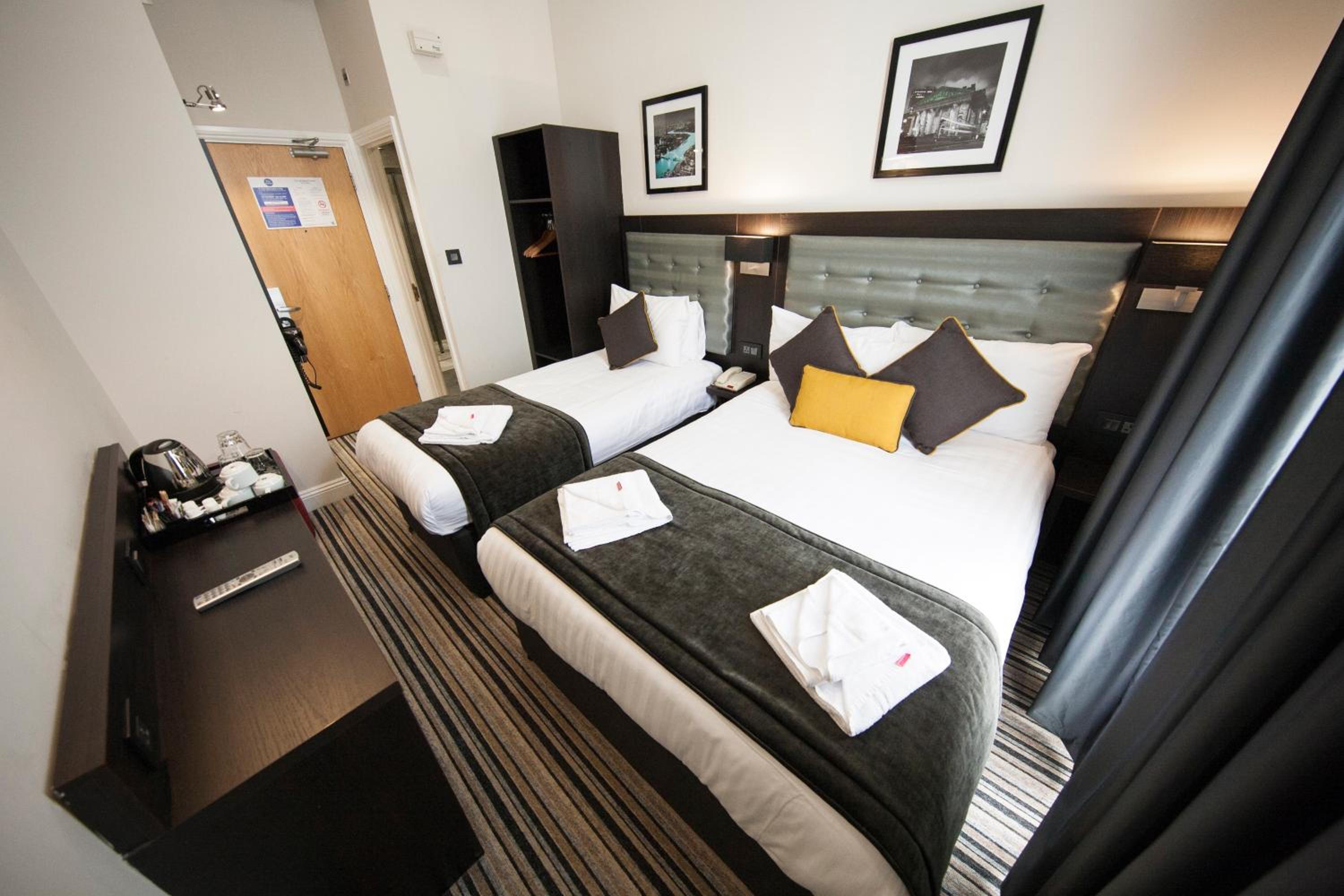 Triple Room with Private Bathroom photo 1