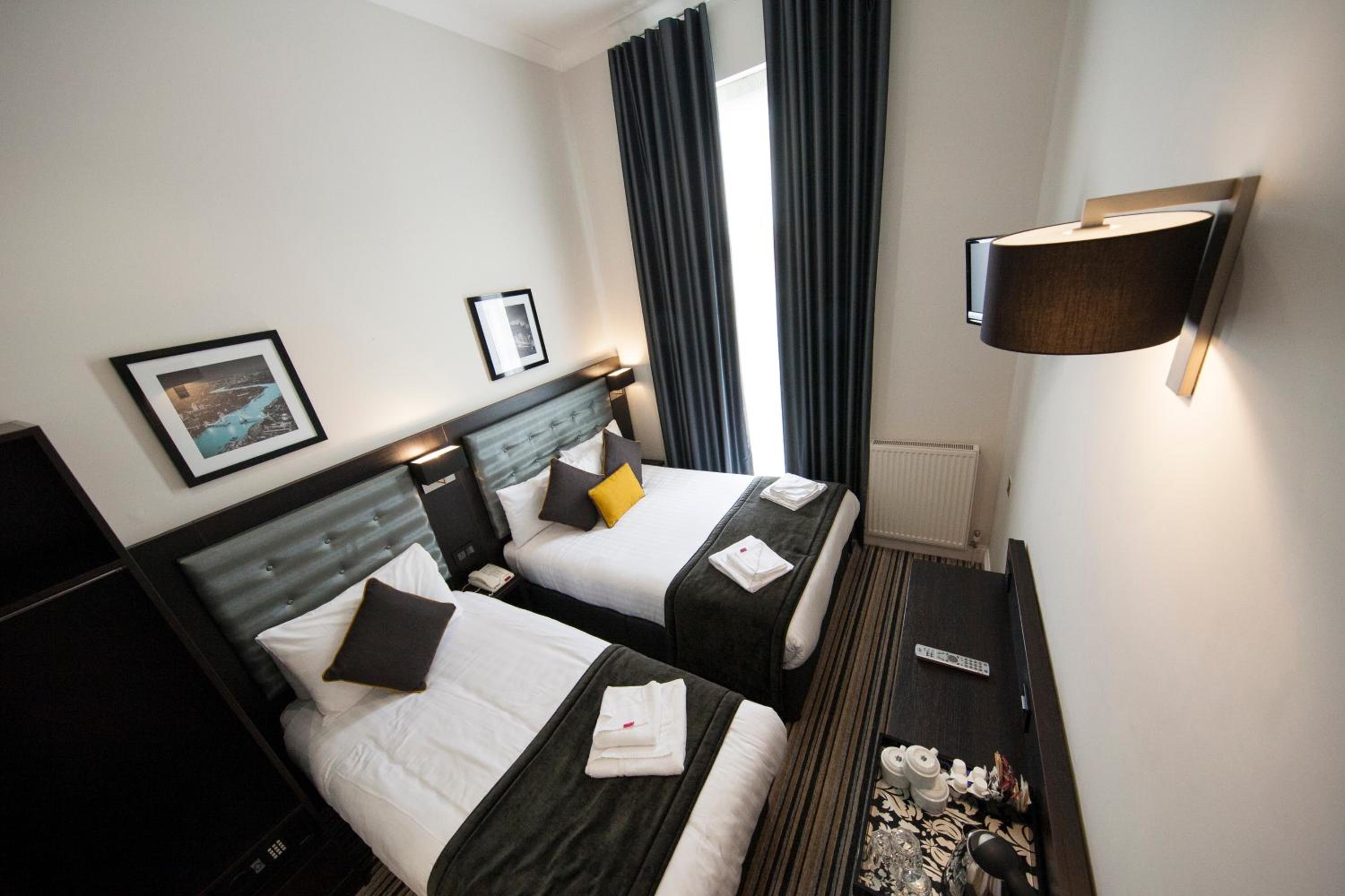 Triple Room with Private Bathroom photo 3