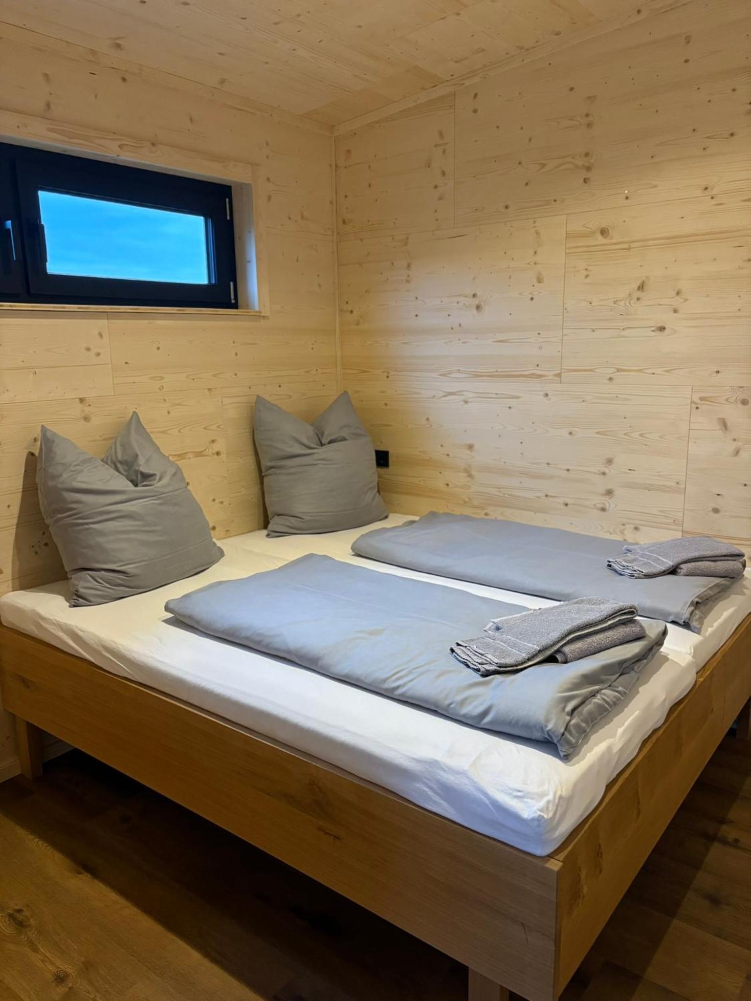 One-Bedroom House photo 1
