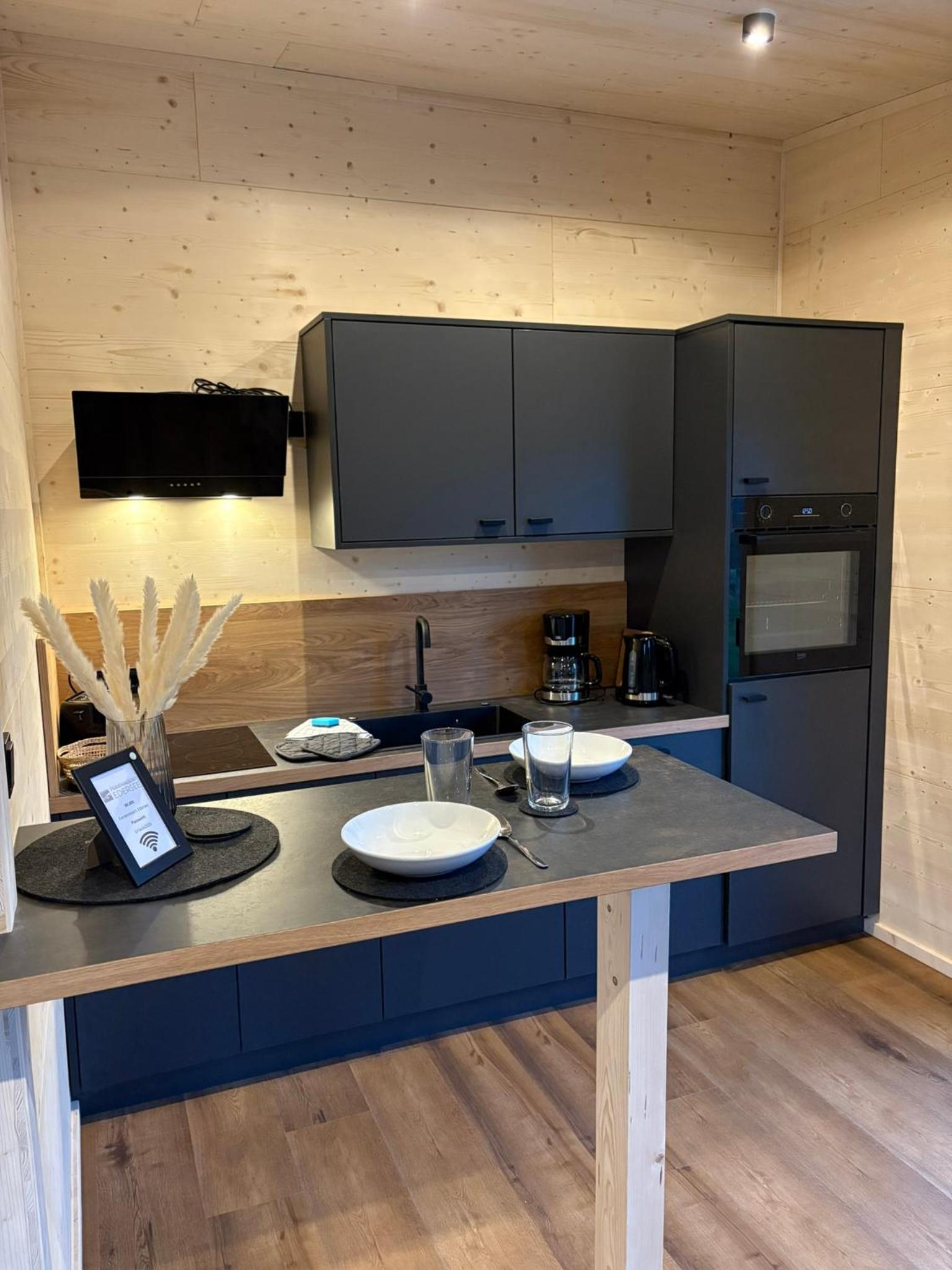 One-Bedroom House photo 2