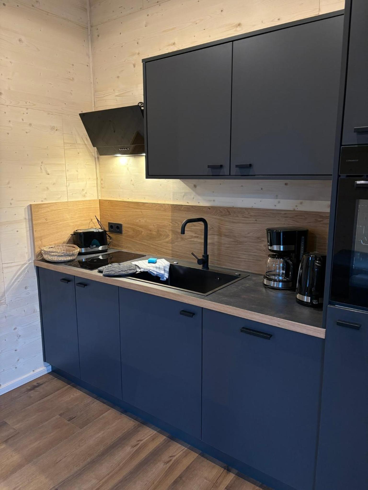 One-Bedroom House photo 3