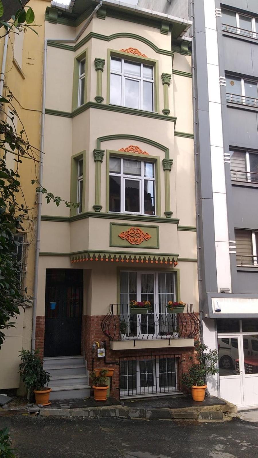 Studio with Balcony photo 1