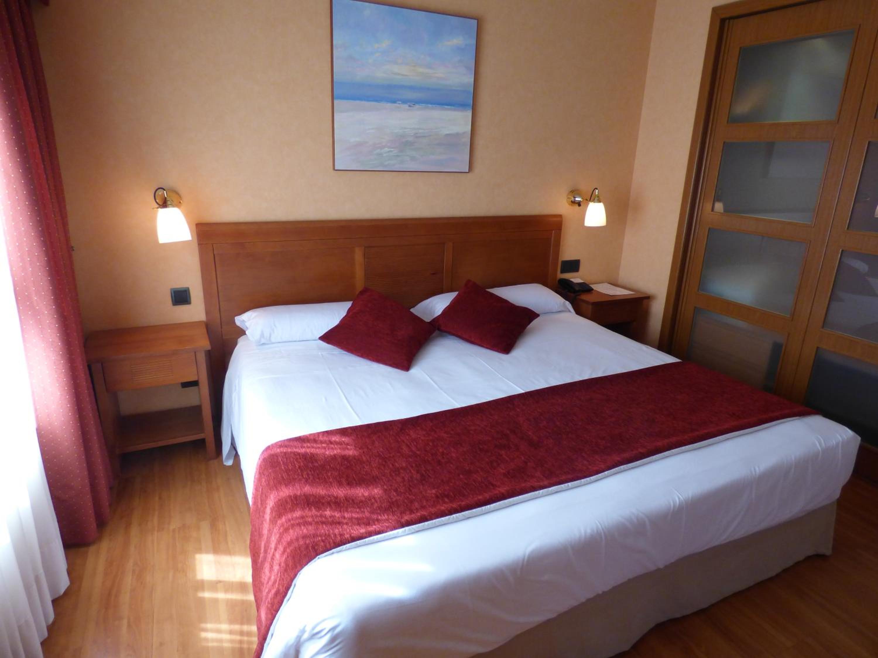 Superior King Room - Photo 6
