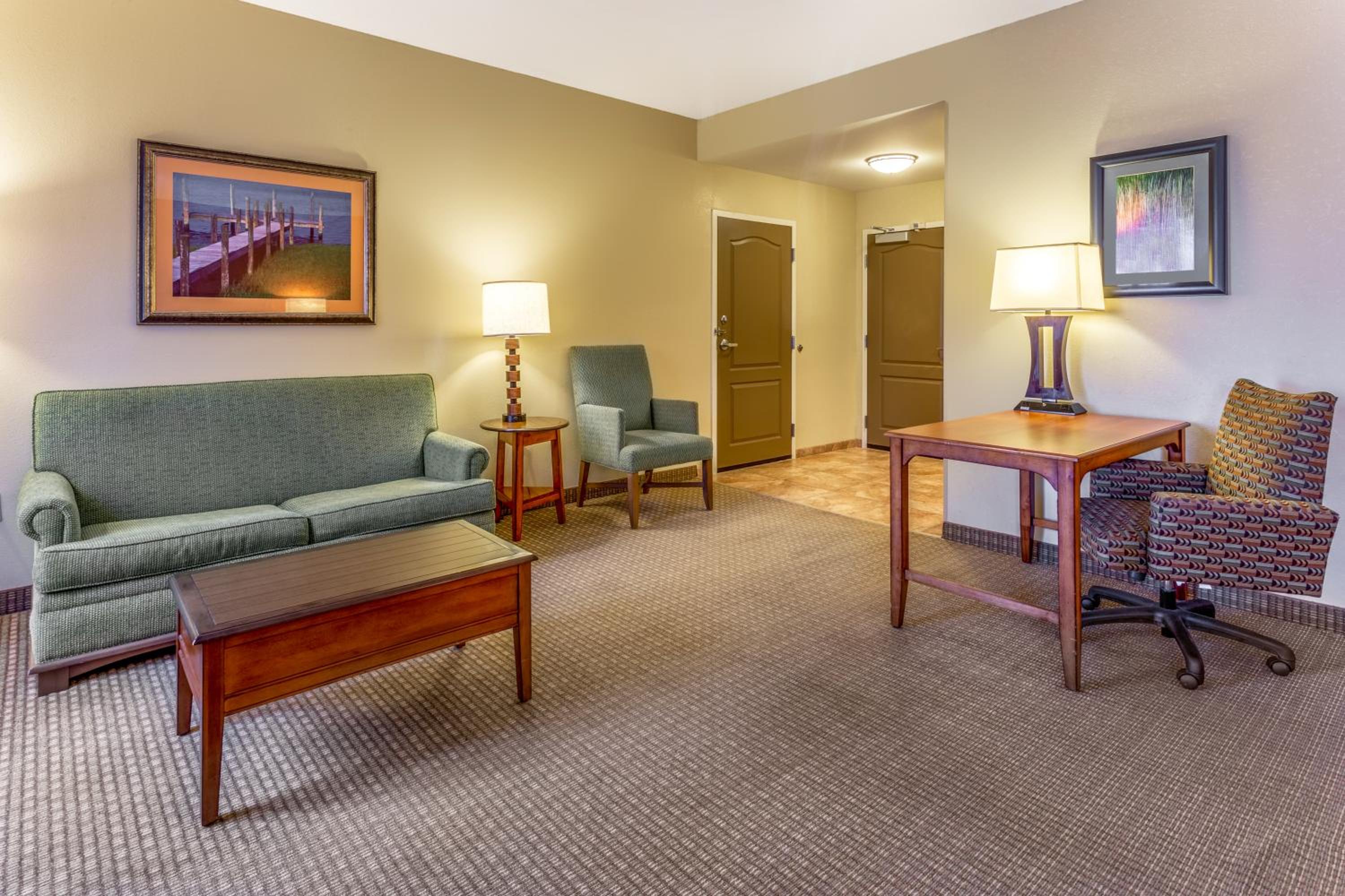 King Studio Suite - Non-Smoking - Photo 2