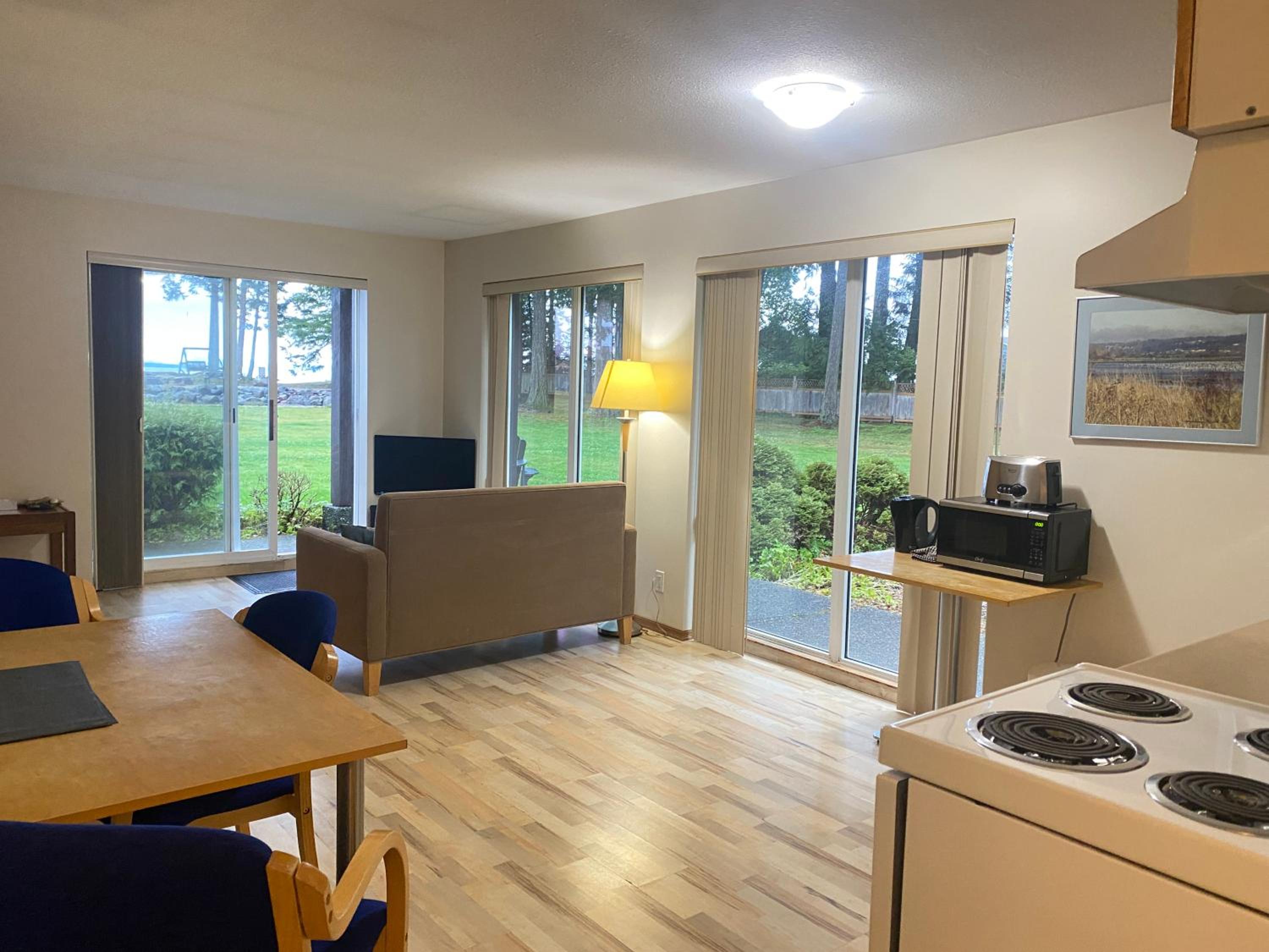 Queen Suite with Sea View photo 1